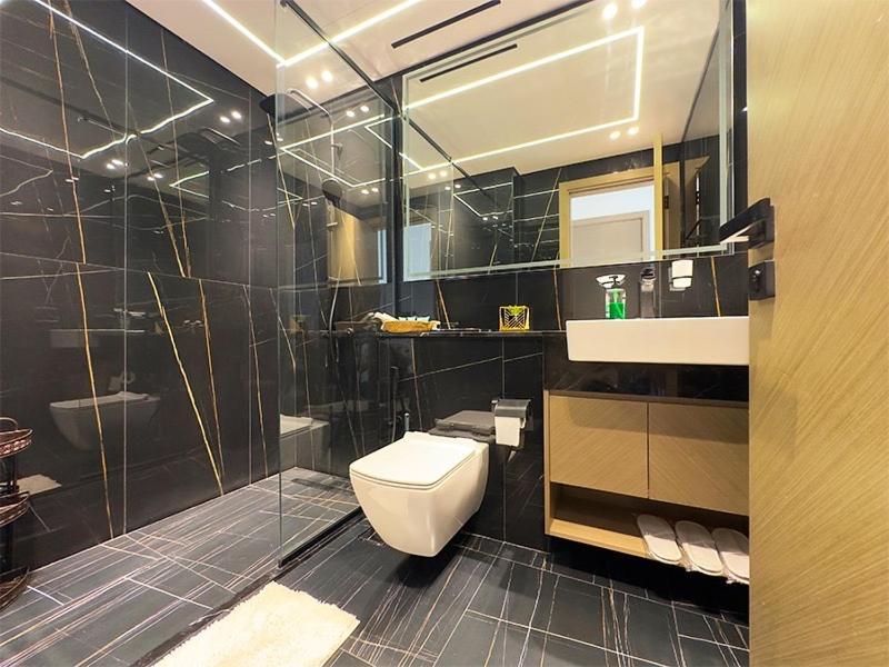 Luxurious New 1 Bedroom In A New Building With Great Views * Dubai