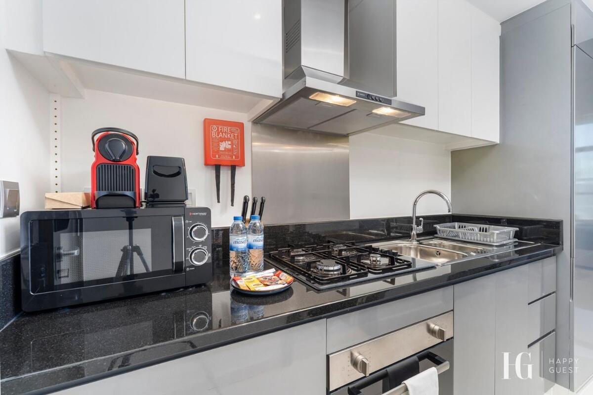 Spacious In Damac Maison Prive Canal Views Apartment