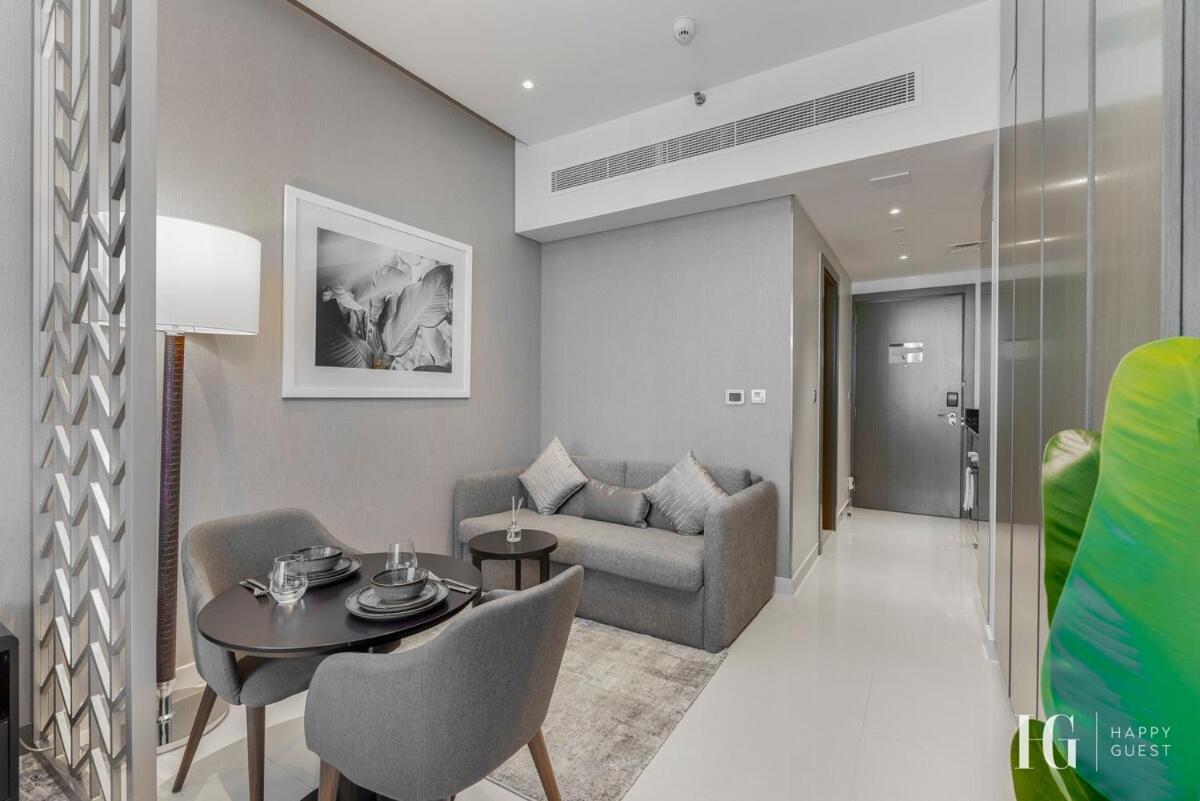 Spacious In Damac Maison Prive Canal Views Apartment *