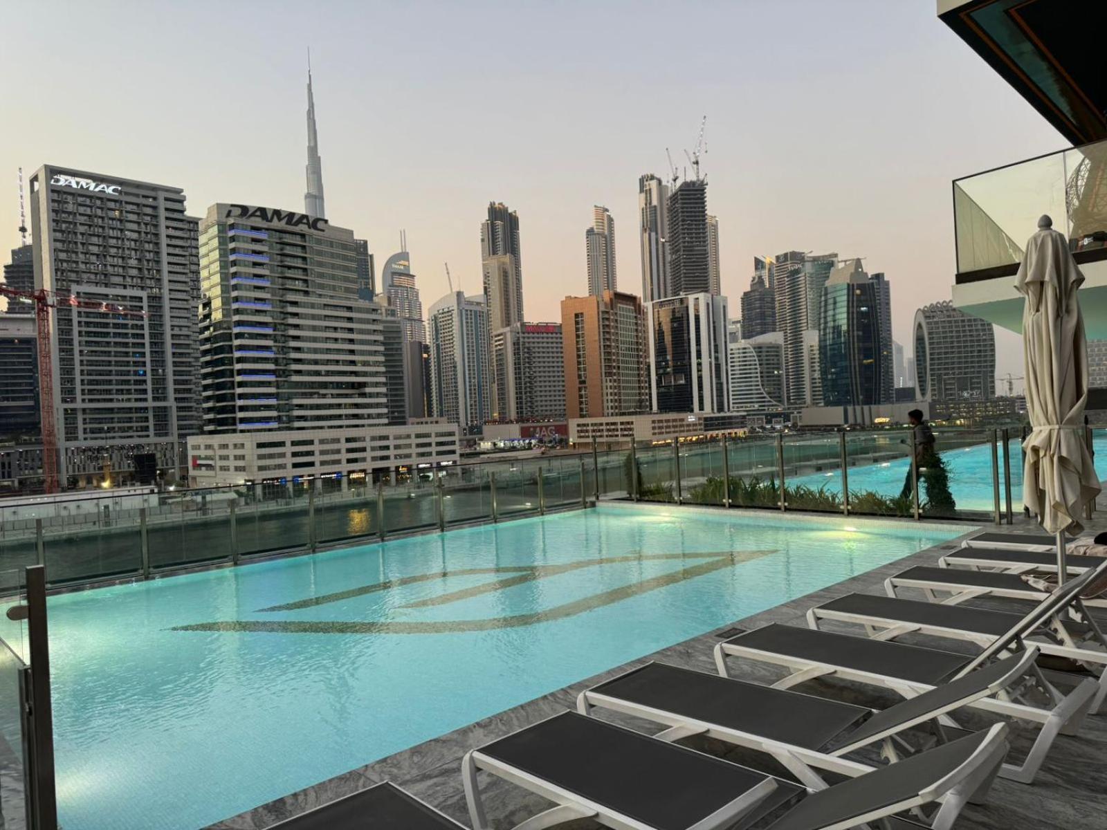 Apartment Burj Khalifa Poolview 1br For 4 People