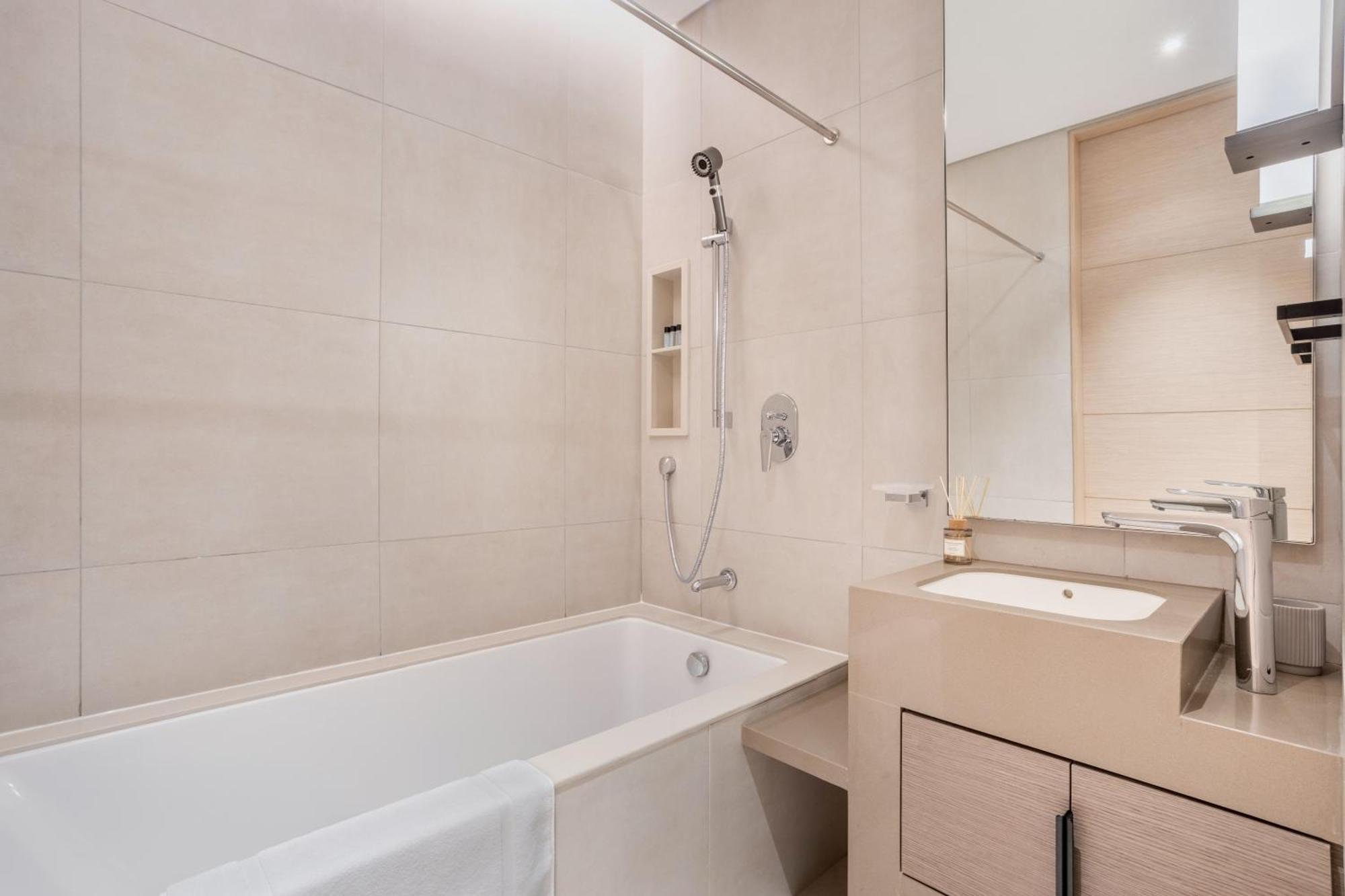 Cozy High-floor 1br Beachfront At Address Jbr *