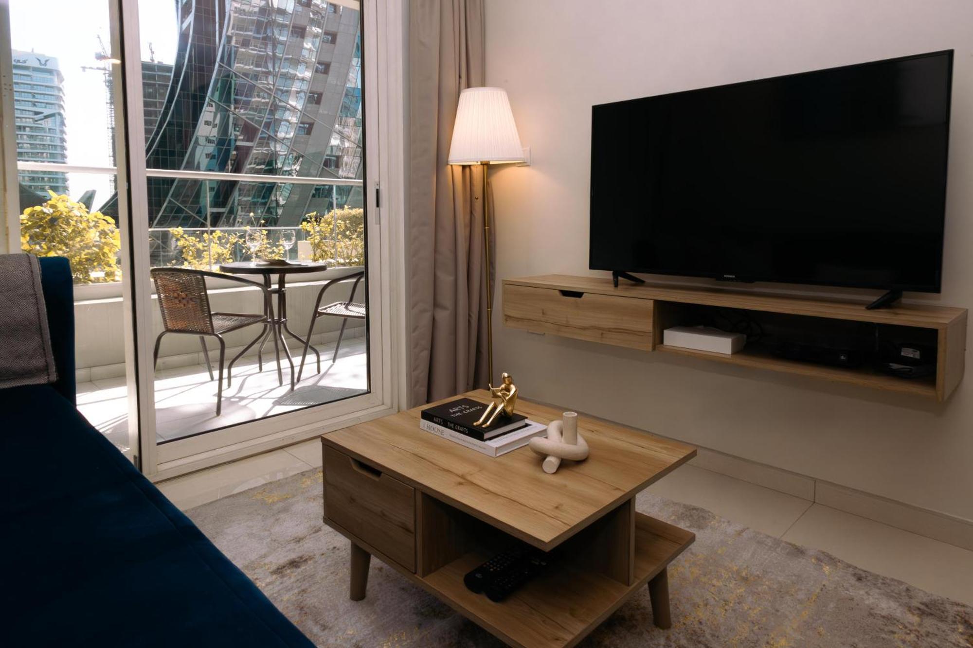 Higuests - Vibrant 1br In Business Bay Apartment *