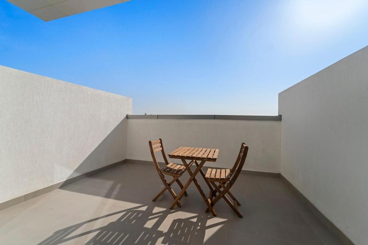 Stylish Close To Metro At Pearlz By Danube Apartment Dubai