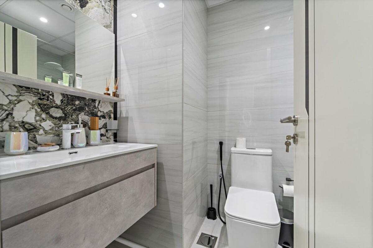 Stylish Close To Metro At Pearlz By Danube *
