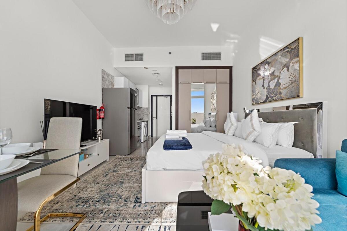 Stylish Close To Metro At Pearlz By Danube Dubai