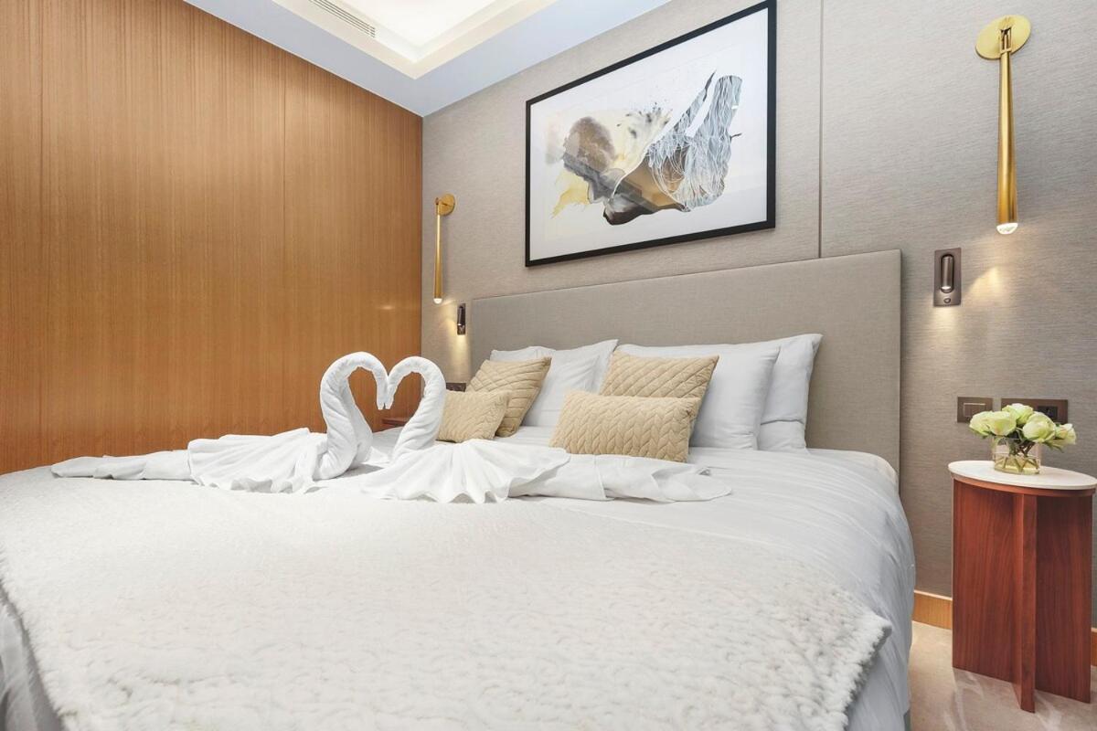 First Class 2br Chic Downtown Escape