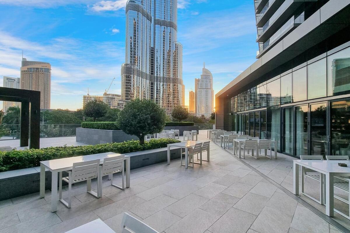 Apartment First Class 2br Chic Downtown Escape Dubai