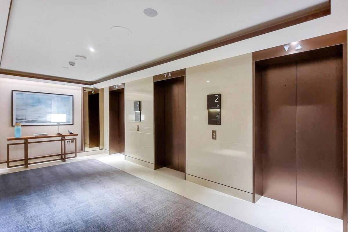 First Class 2br Chic Downtown Escape * Dubai