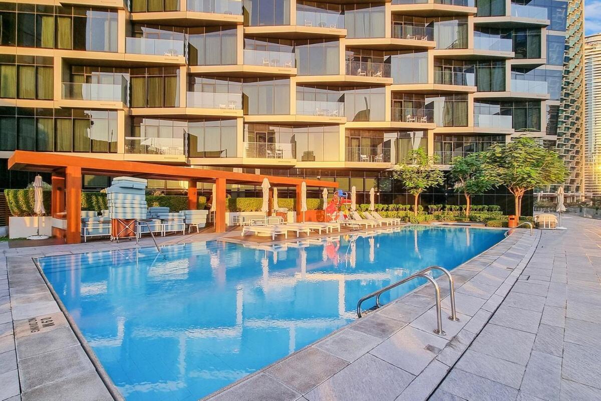 First Class 2br Chic Downtown Escape Apartment Dubai