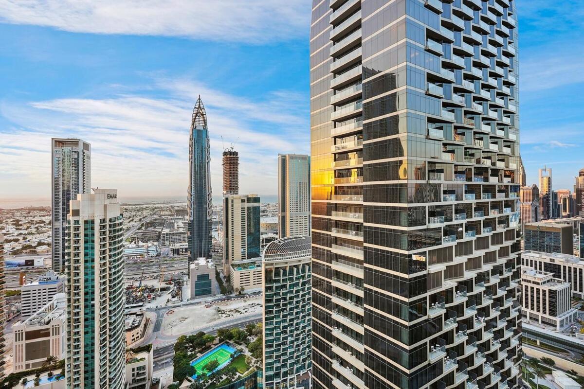 First Class 2br Chic Downtown Escape Dubai