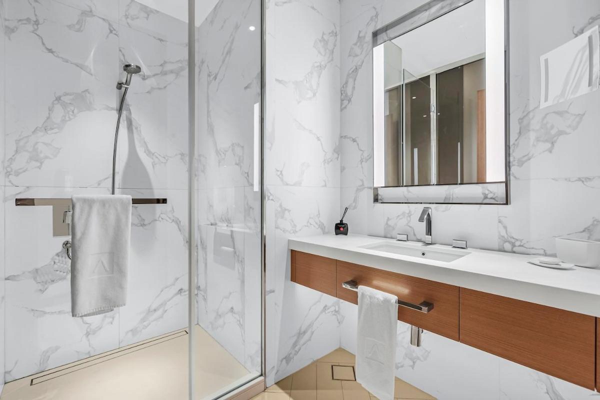 First Class 2br Chic Downtown Escape Dubai