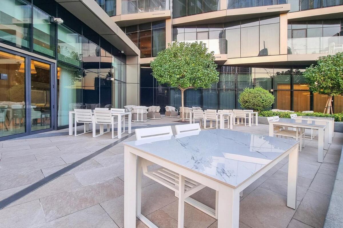 Apartment First Class 2br Chic Downtown Escape Dubai