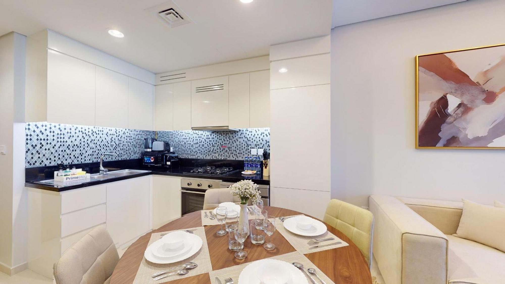 Primestay - Canal View 2br In Aykon Tower - Business Bay Apartment