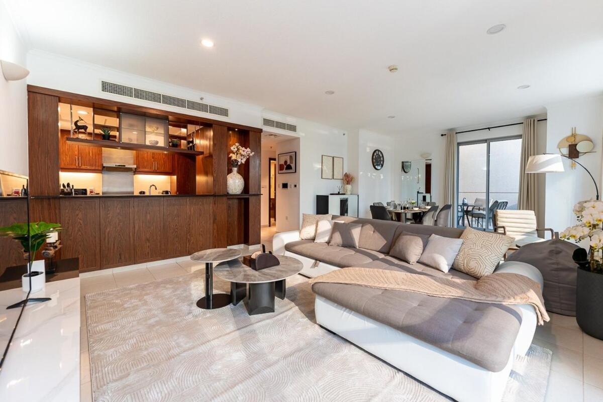 Chic 1-bedroom Getaway With Downtown Living Charm Apartment *