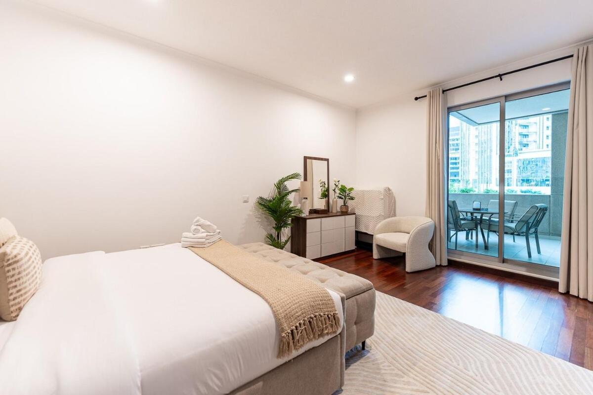 Chic 1-bedroom Getaway With Downtown Living Charm Apartment