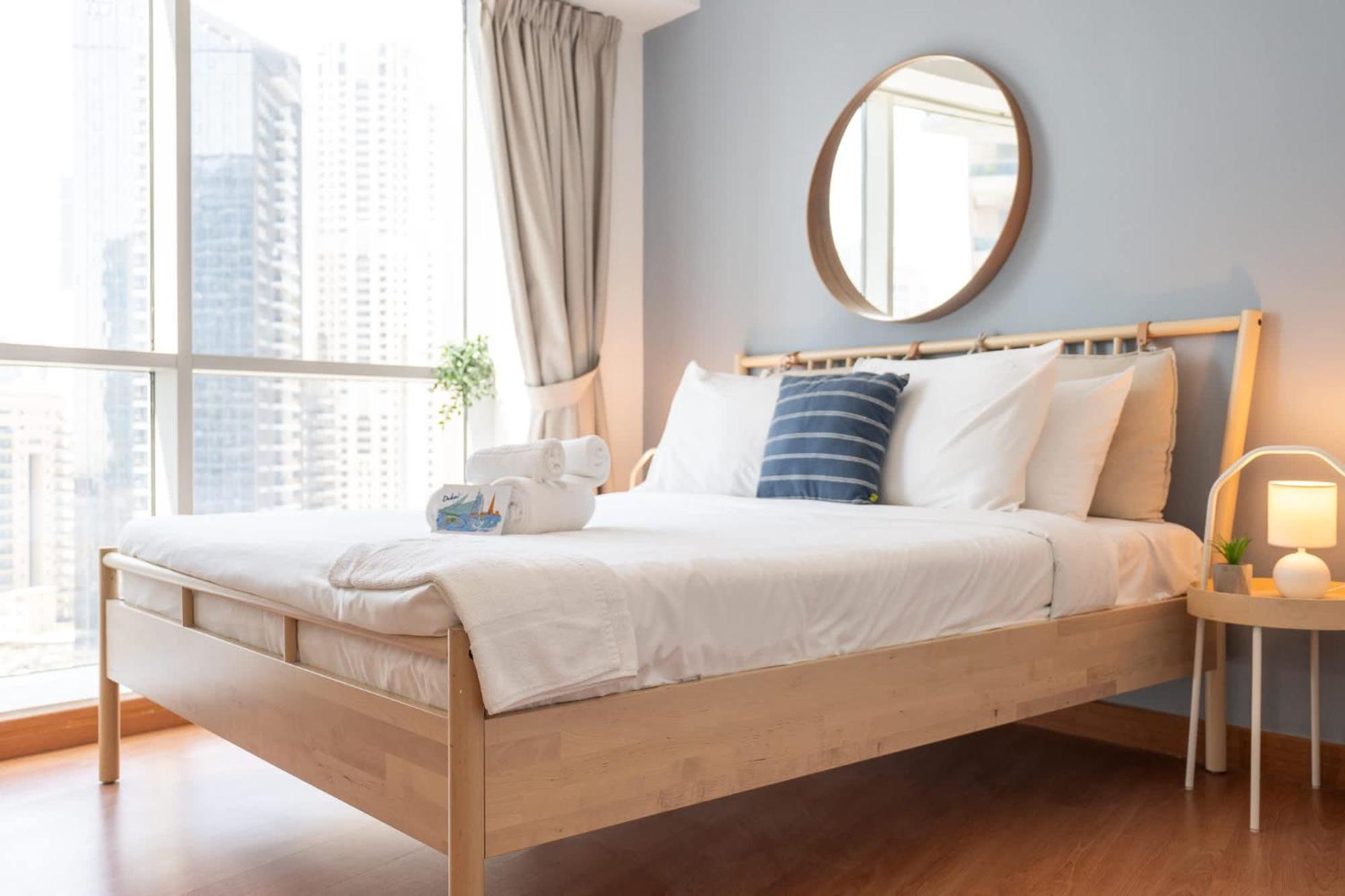 Cozy 3br With View In Marina! *