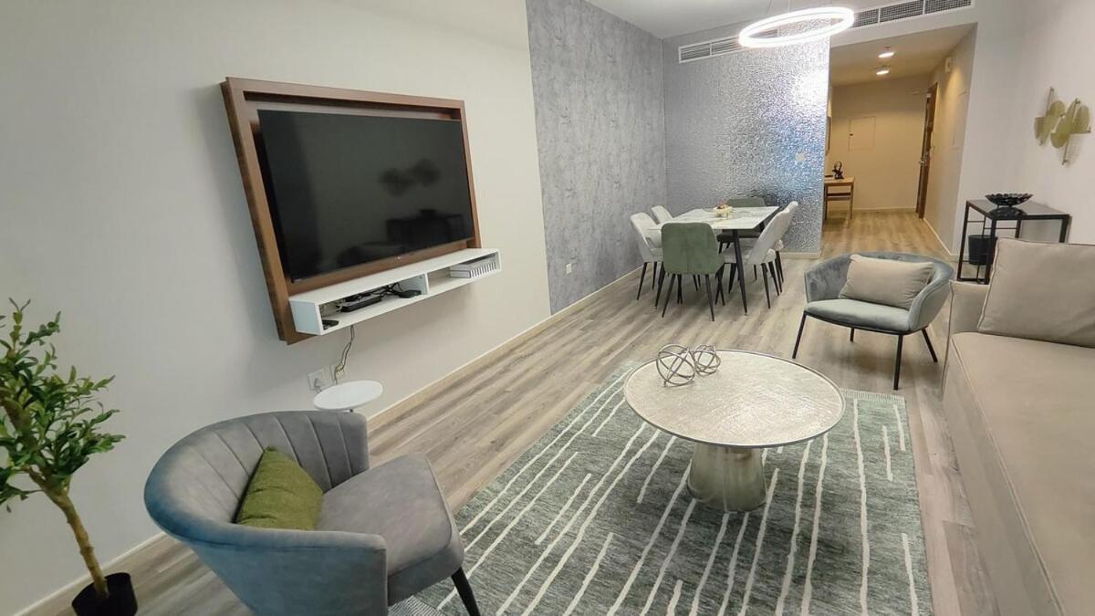 46th Flr Marina Luxury Apartment