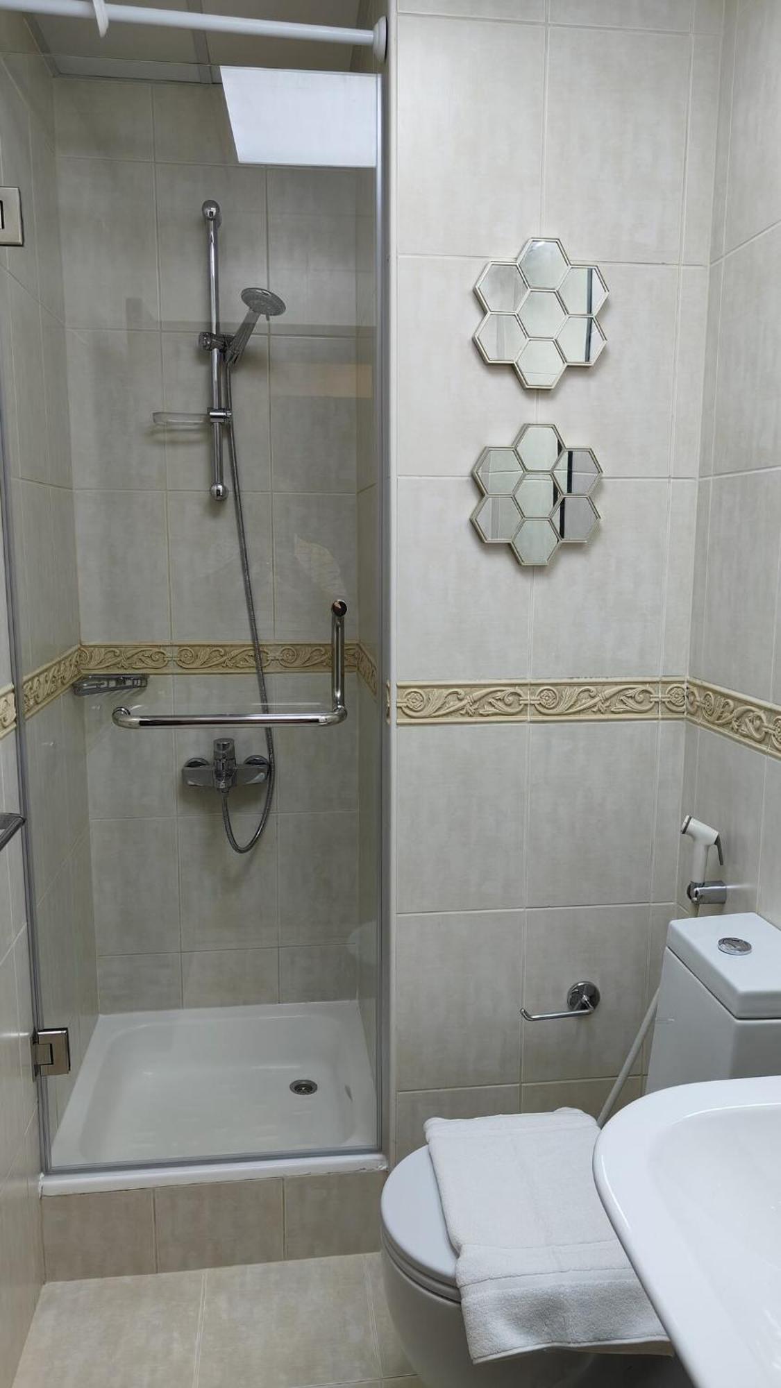 46th Flr Marina Luxury Apartment