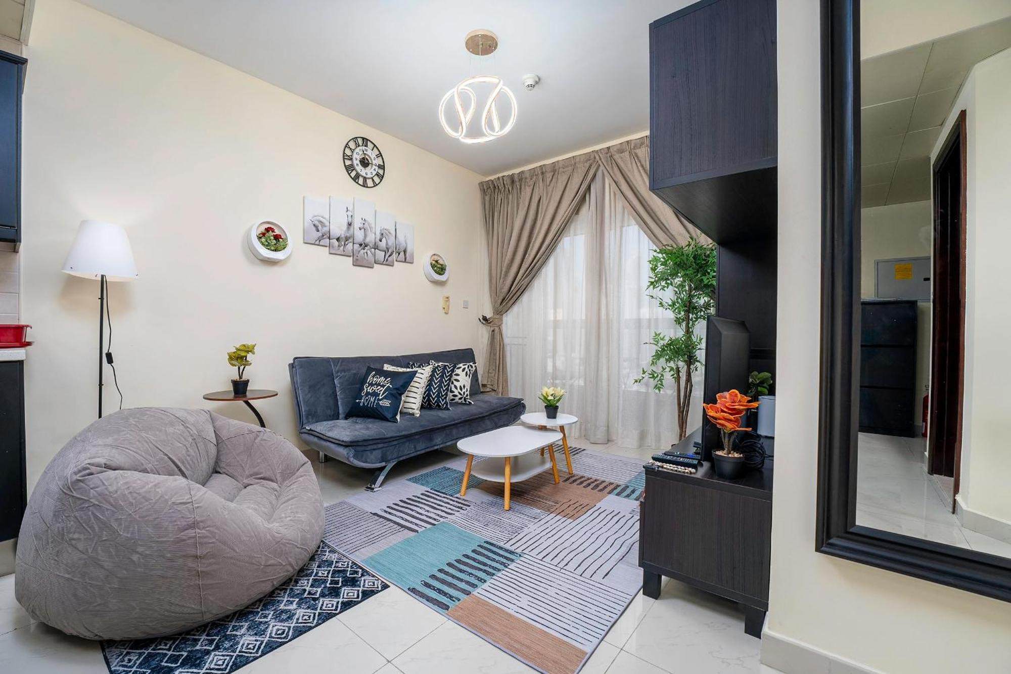 2-bedroom Marina Skyline View In Jlt Apartment *