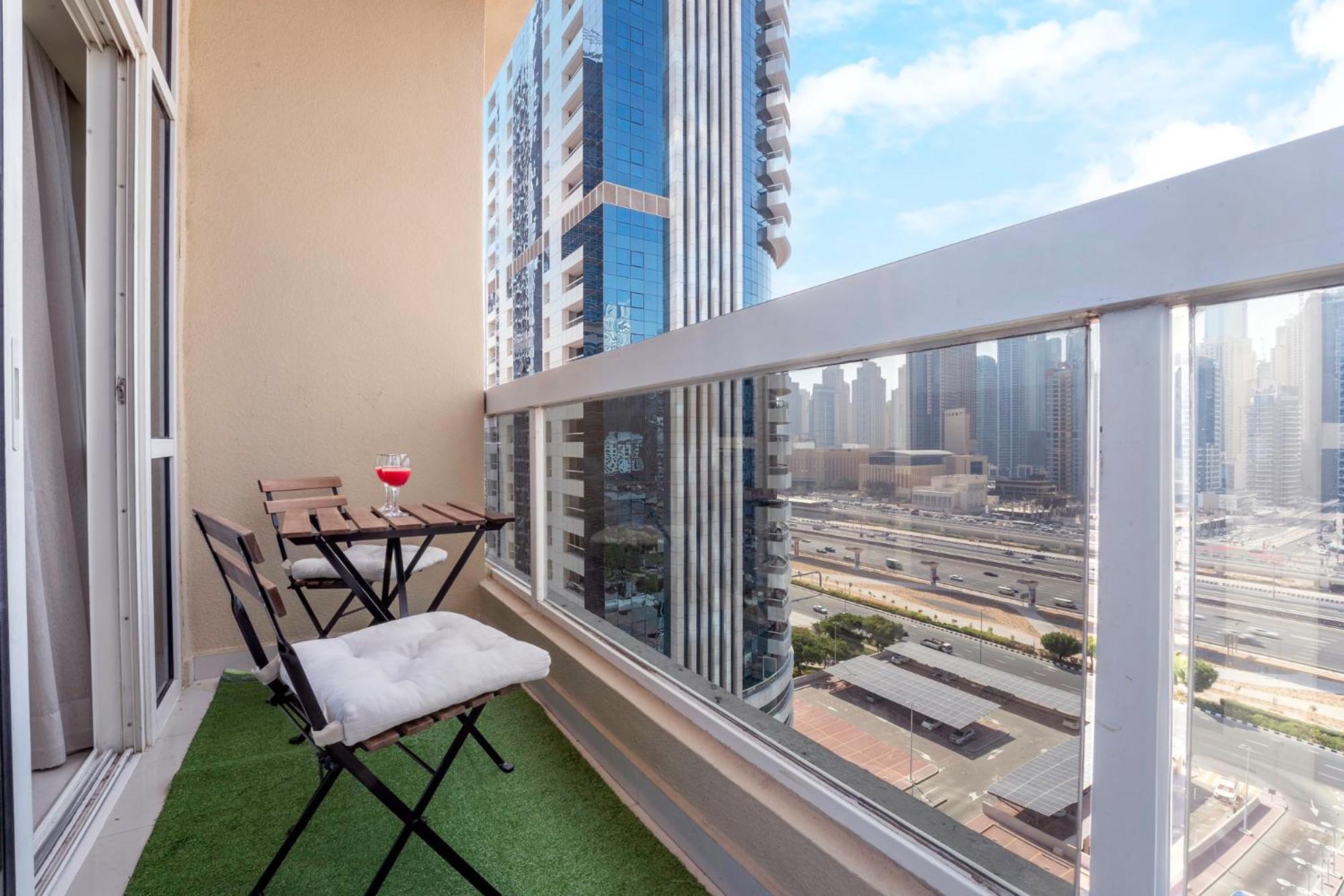 2-bedroom Marina Skyline View In Jlt