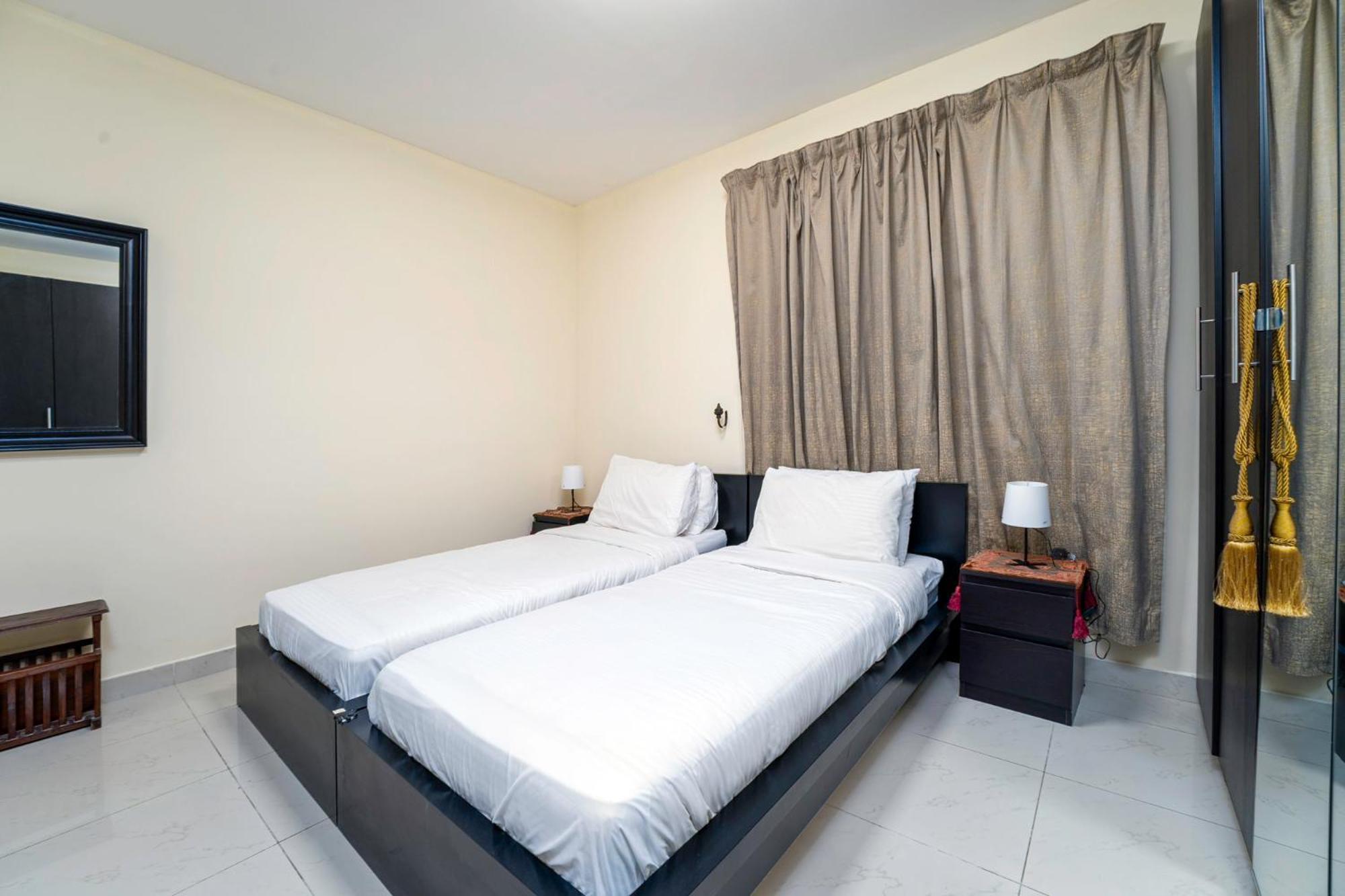 2-bedroom Marina Skyline View In Jlt *
