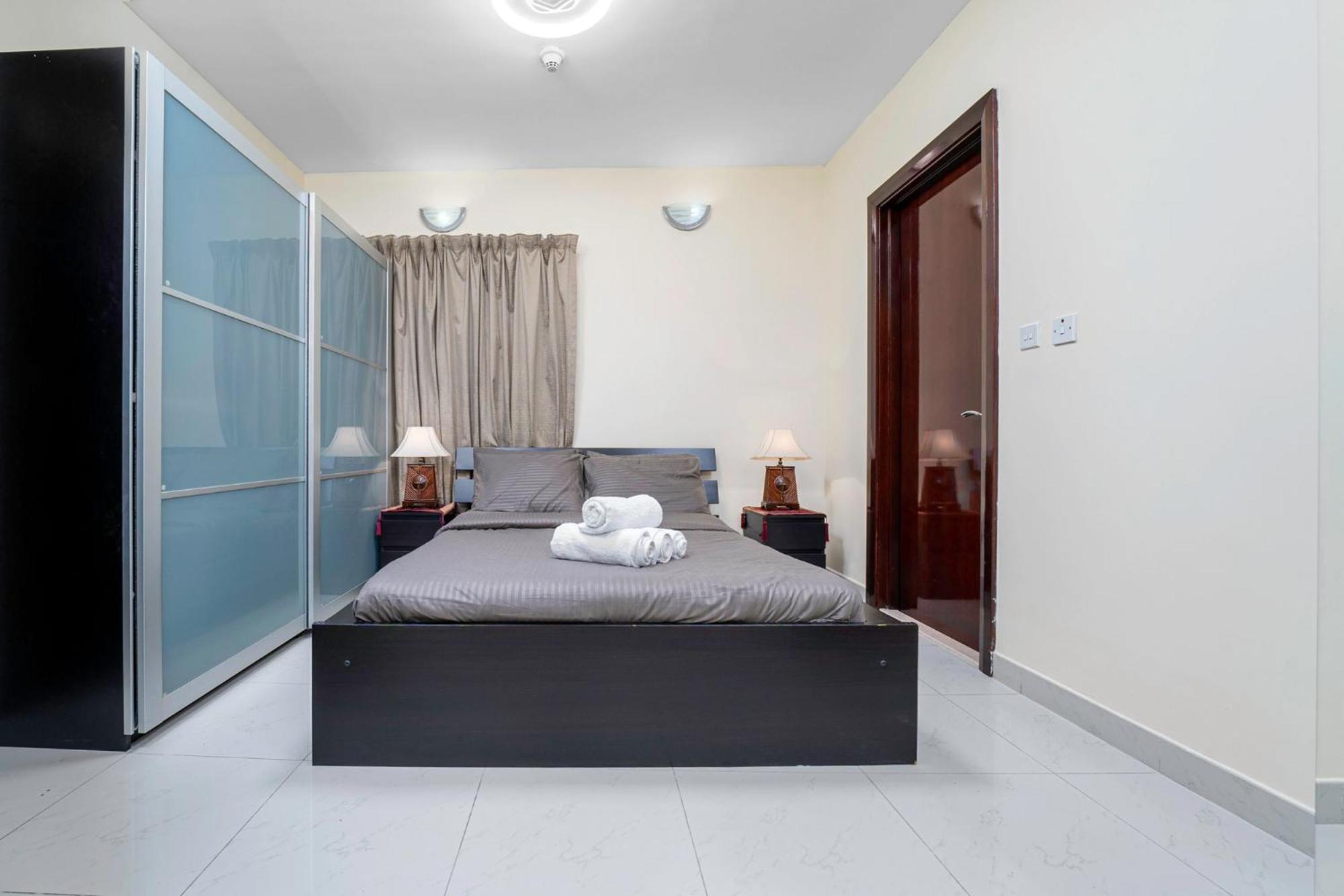 2-bedroom Marina Skyline View In Jlt