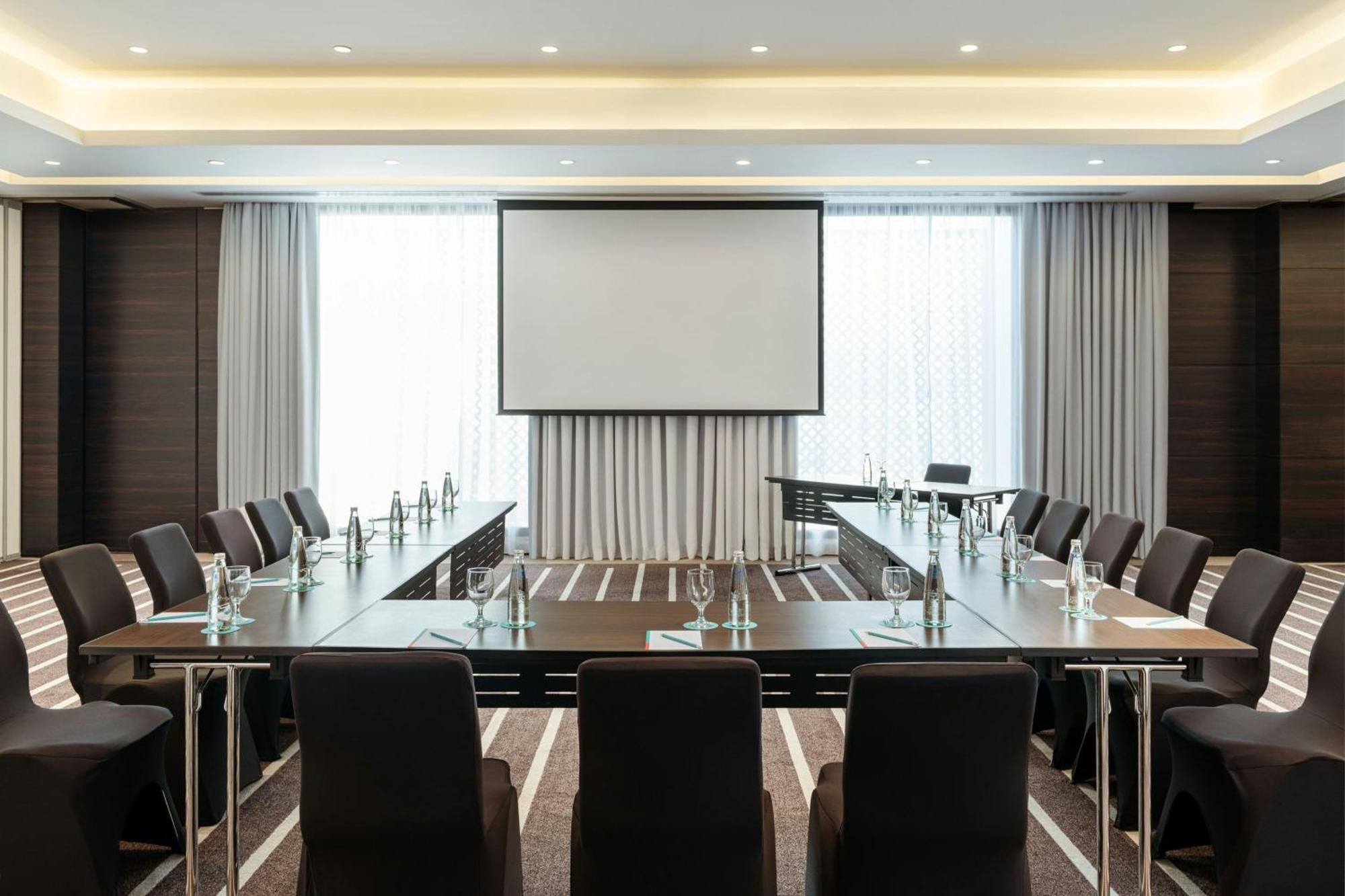 Le Meridien & Conference Centre
