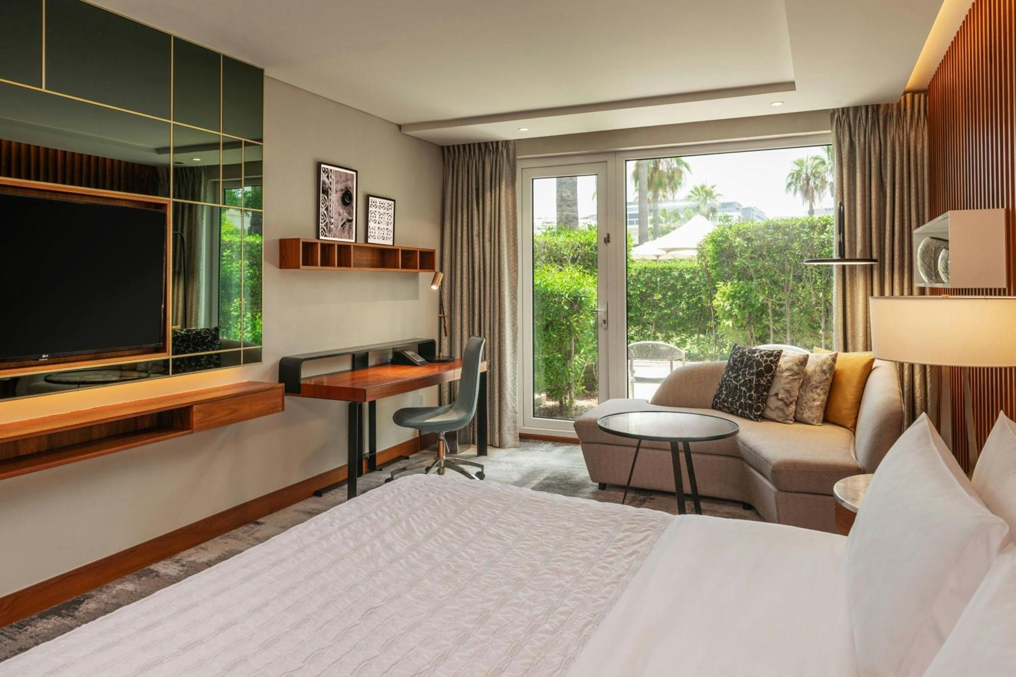 Le Meridien & Conference Centre