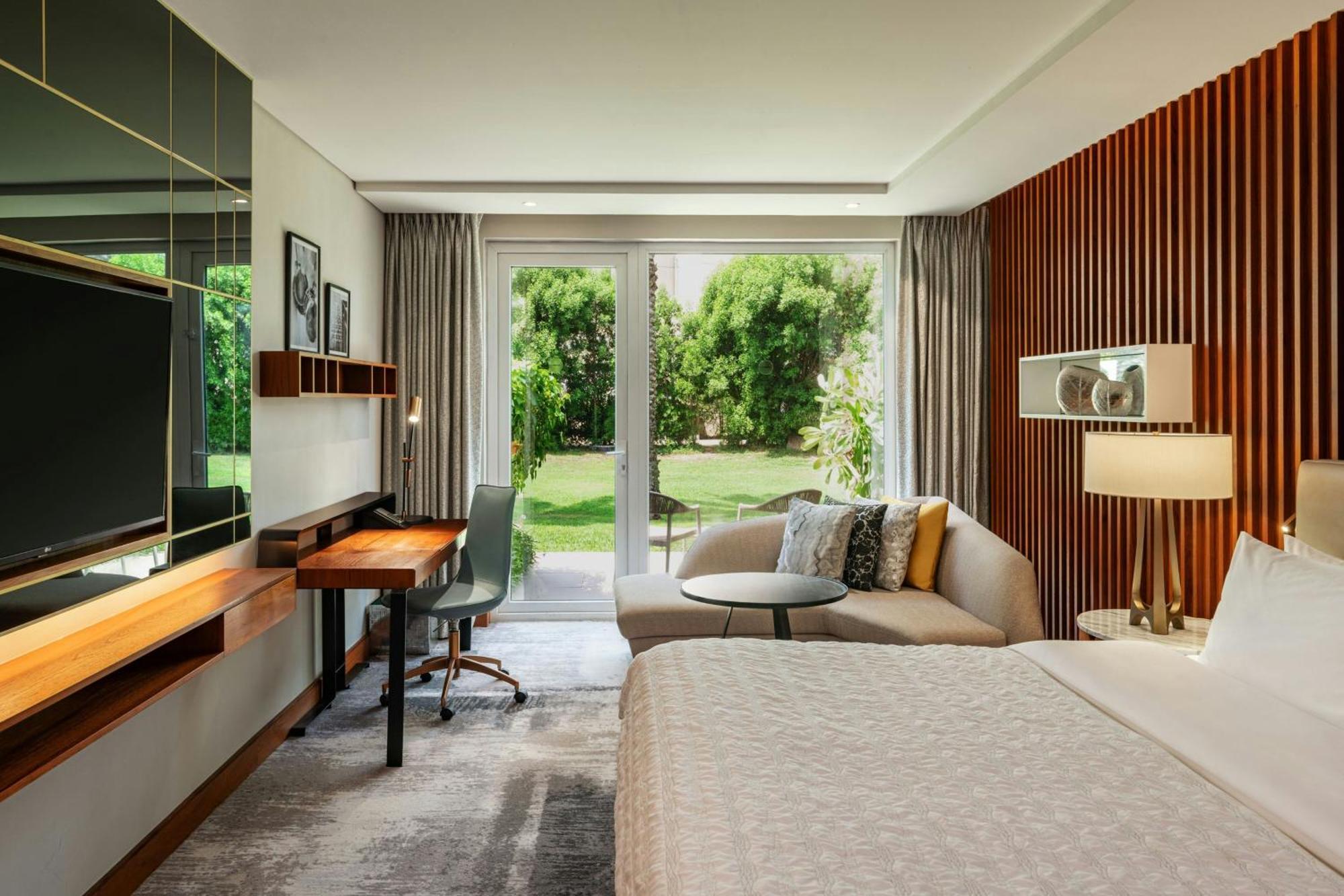 Le Meridien & Conference Centre Hotel