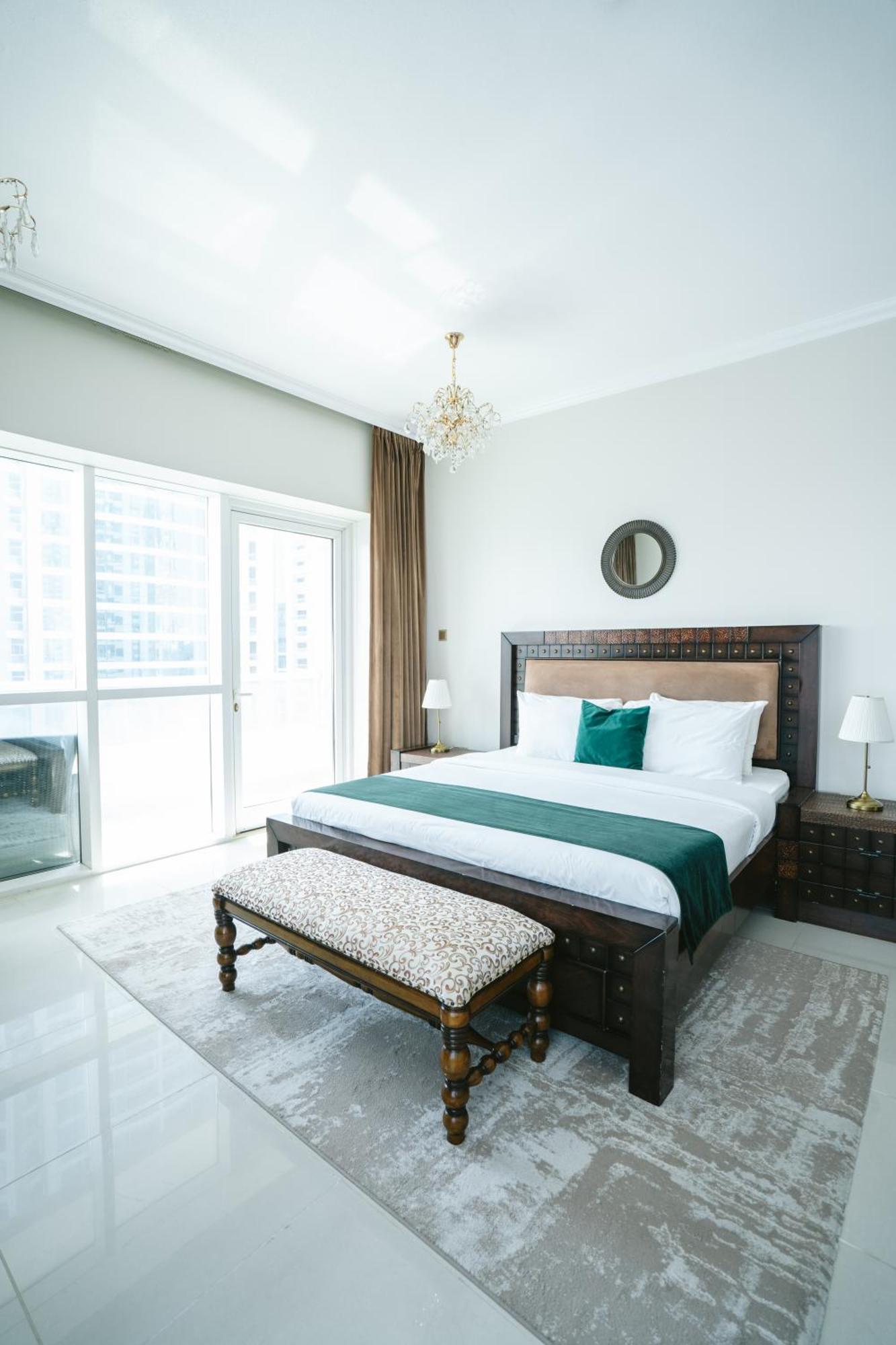 Aparthotel Iconic Marina & Sea Views From The 52nd Floor *