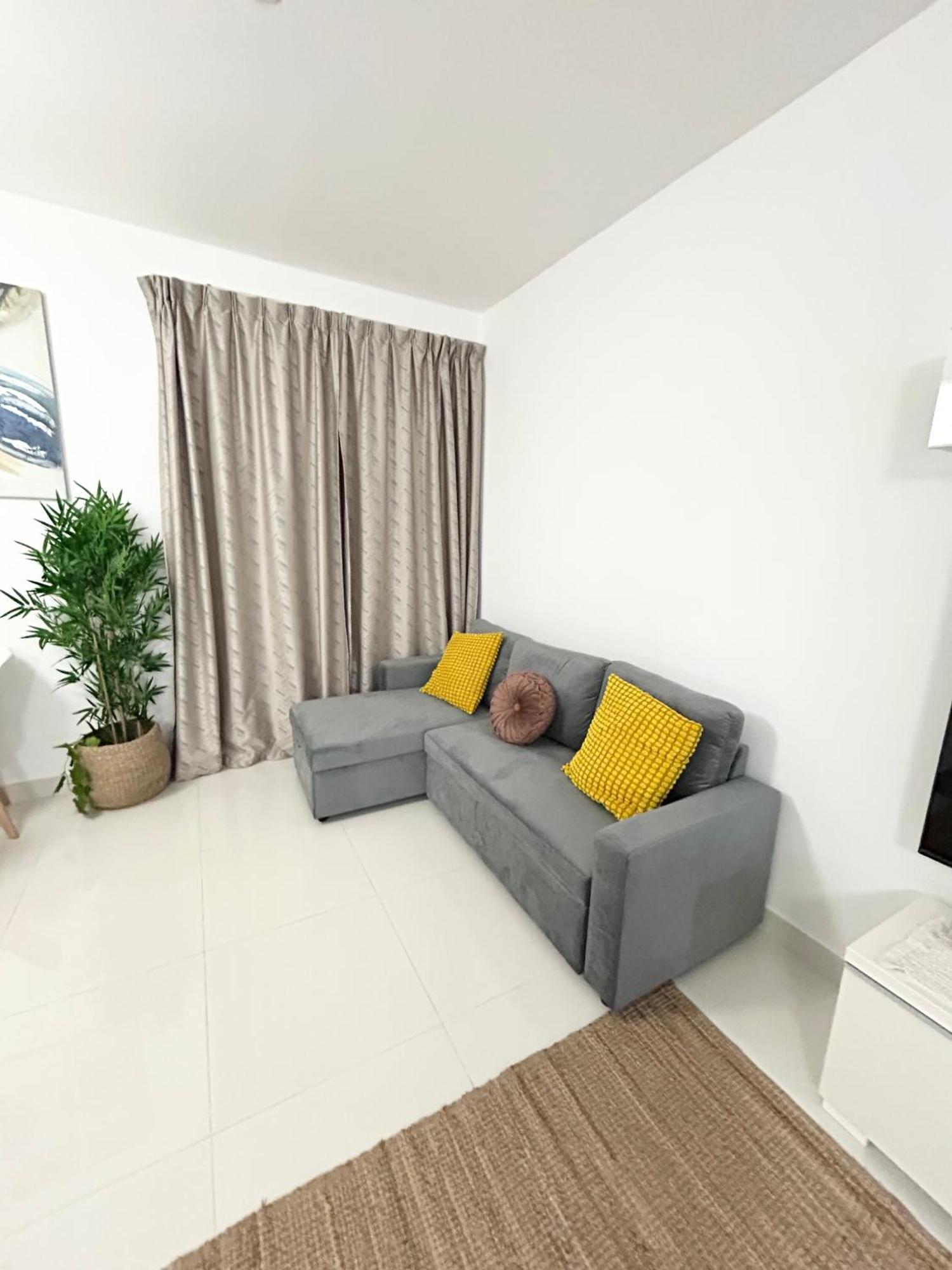 Seaside Spacious With Vibrant Vibes In Jbr By Sweet Homes * Dubai