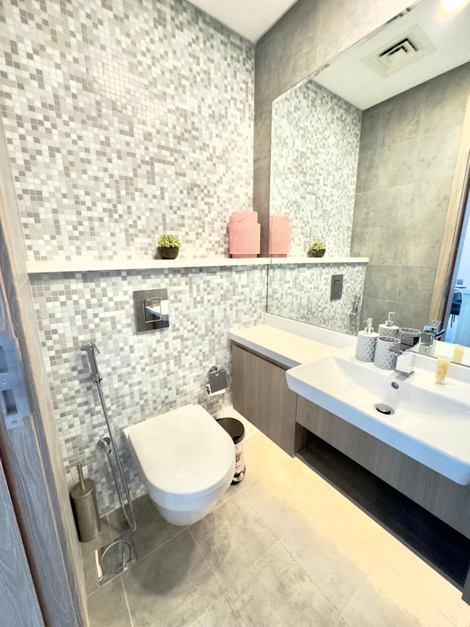 Marina - Spacious 1br With Stunning Sea View By Stella Maris Apartment