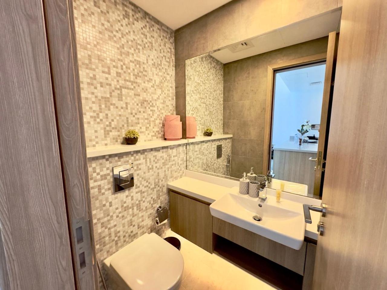 Apartment Marina - Spacious 1br With Stunning Sea View By Stella Maris Dubai