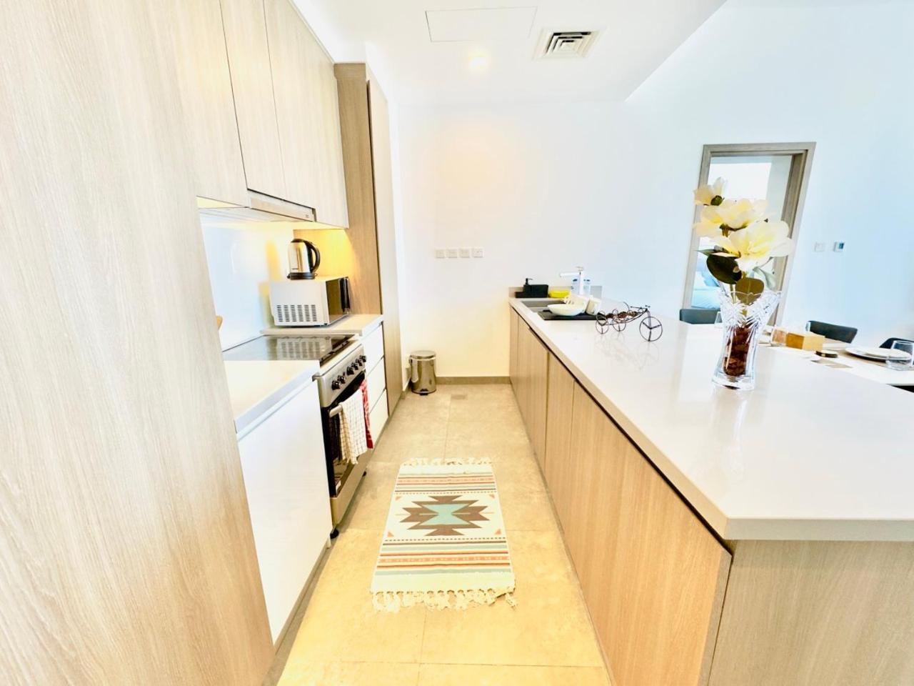 Marina - Spacious 1br With Stunning Sea View By Stella Maris