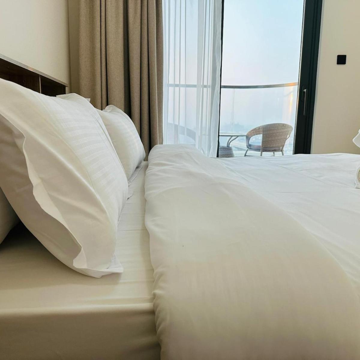 Daire Amakin Beachfront Palm Jumeirah Marina Vista 2 Dubai