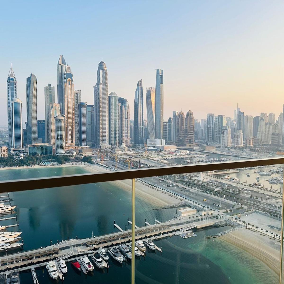 Amakin Beachfront Palm Jumeirah Marina Vista 2