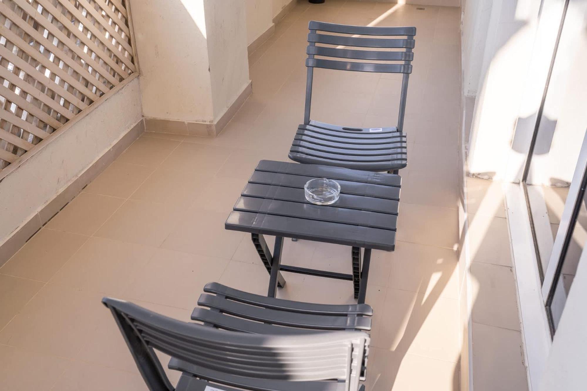 Sleeps 2 In 1 Bedroom At Hanover Square, Jvc Apartment Dubai