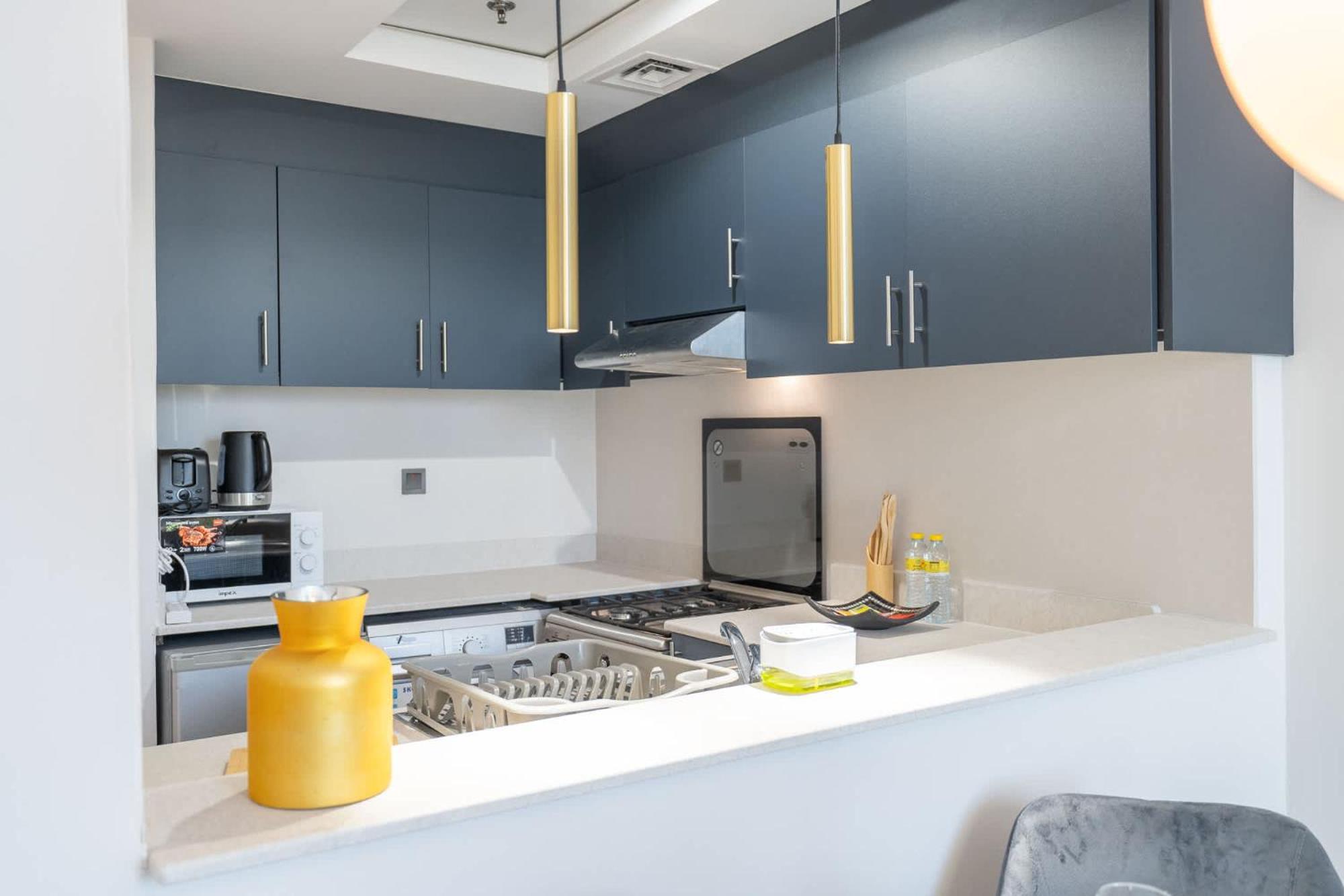 Sleeps 2 In 1 Bedroom At Hanover Square, Jvc Dubai