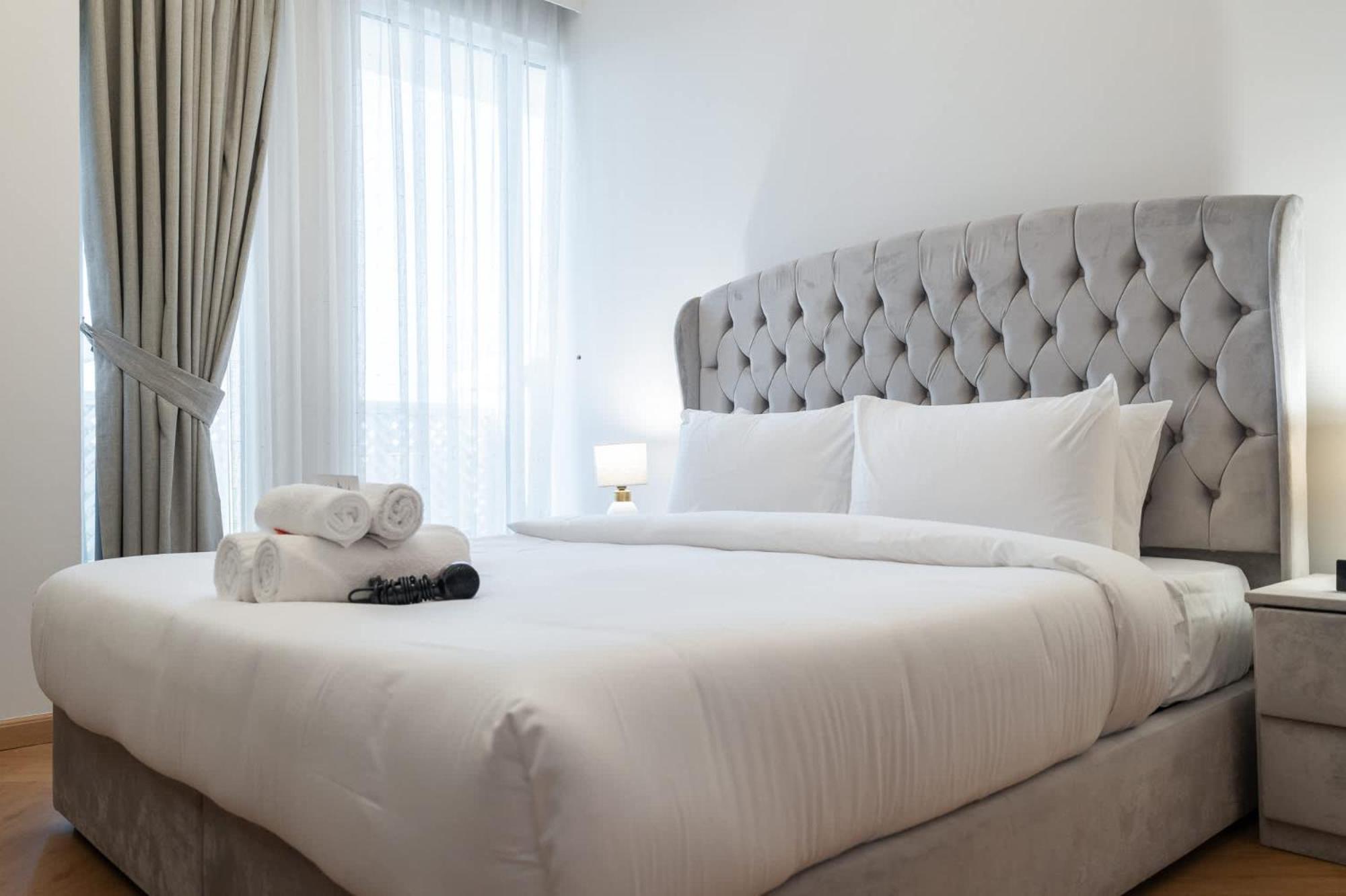 Sleeps 2 In 1 Bedroom At Hanover Square, Jvc Apartment