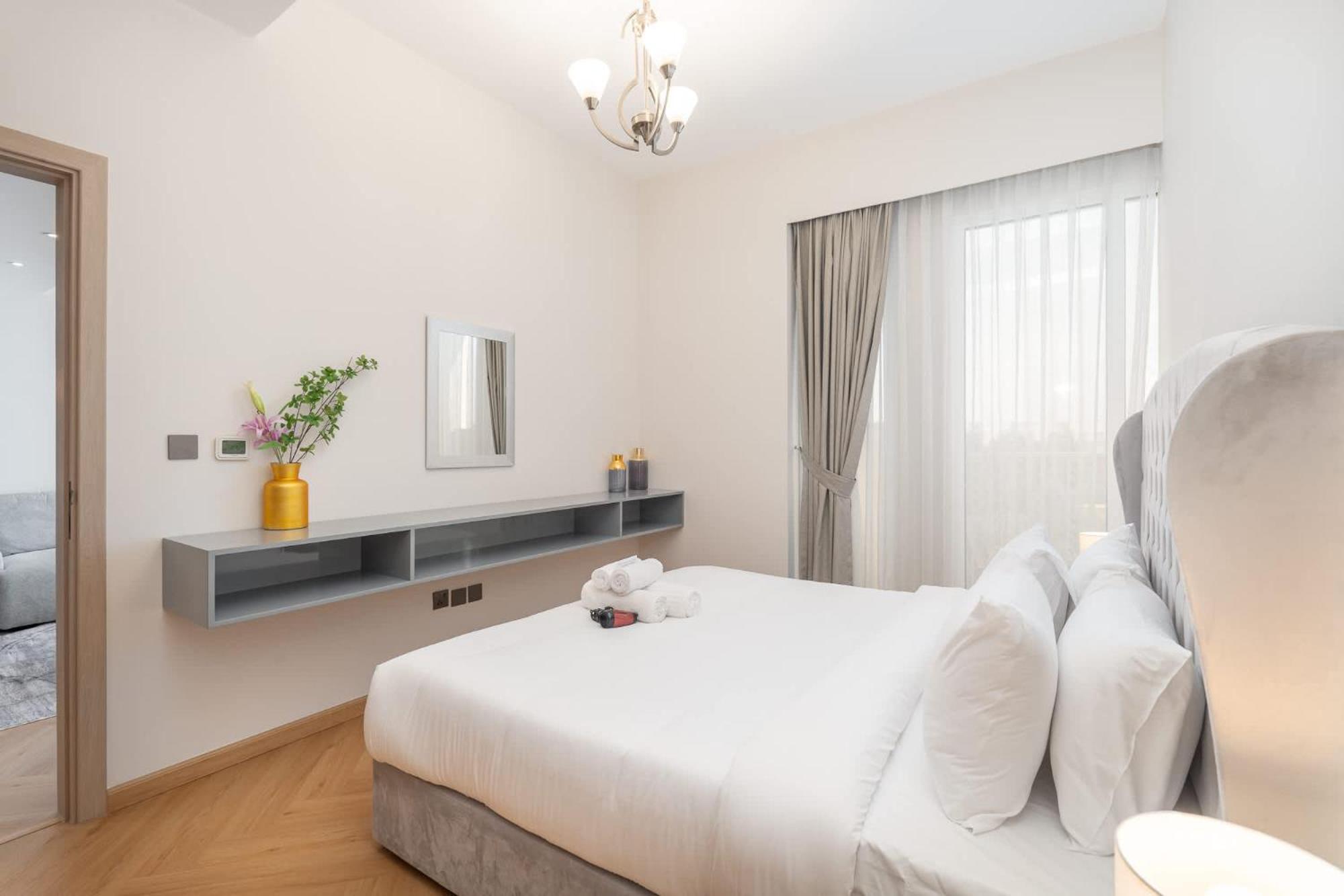Sleeps 2 In 1 Bedroom At Hanover Square, Jvc Apartment *
