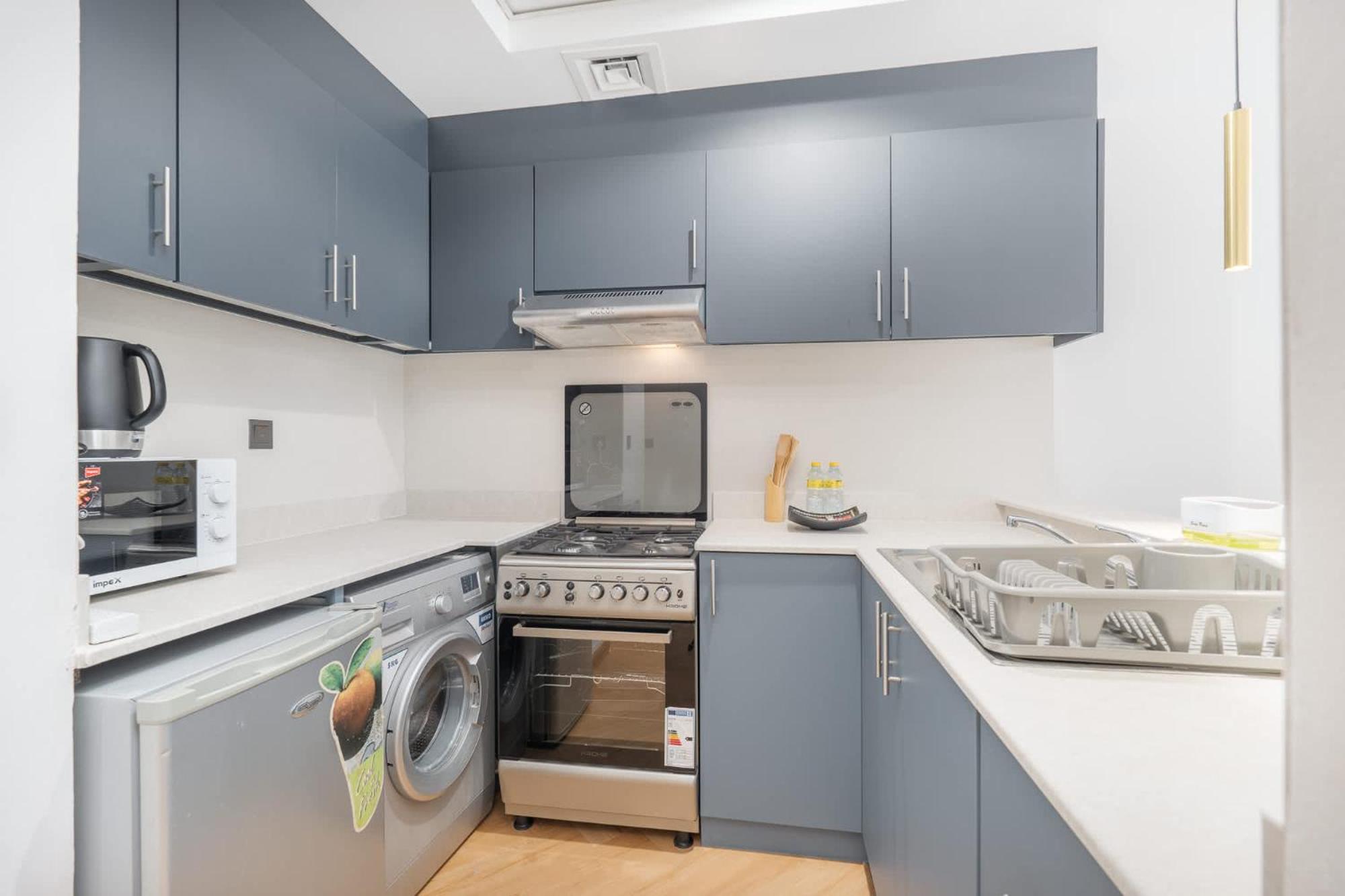 Sleeps 2 In 1 Bedroom At Hanover Square, Jvc Apartment