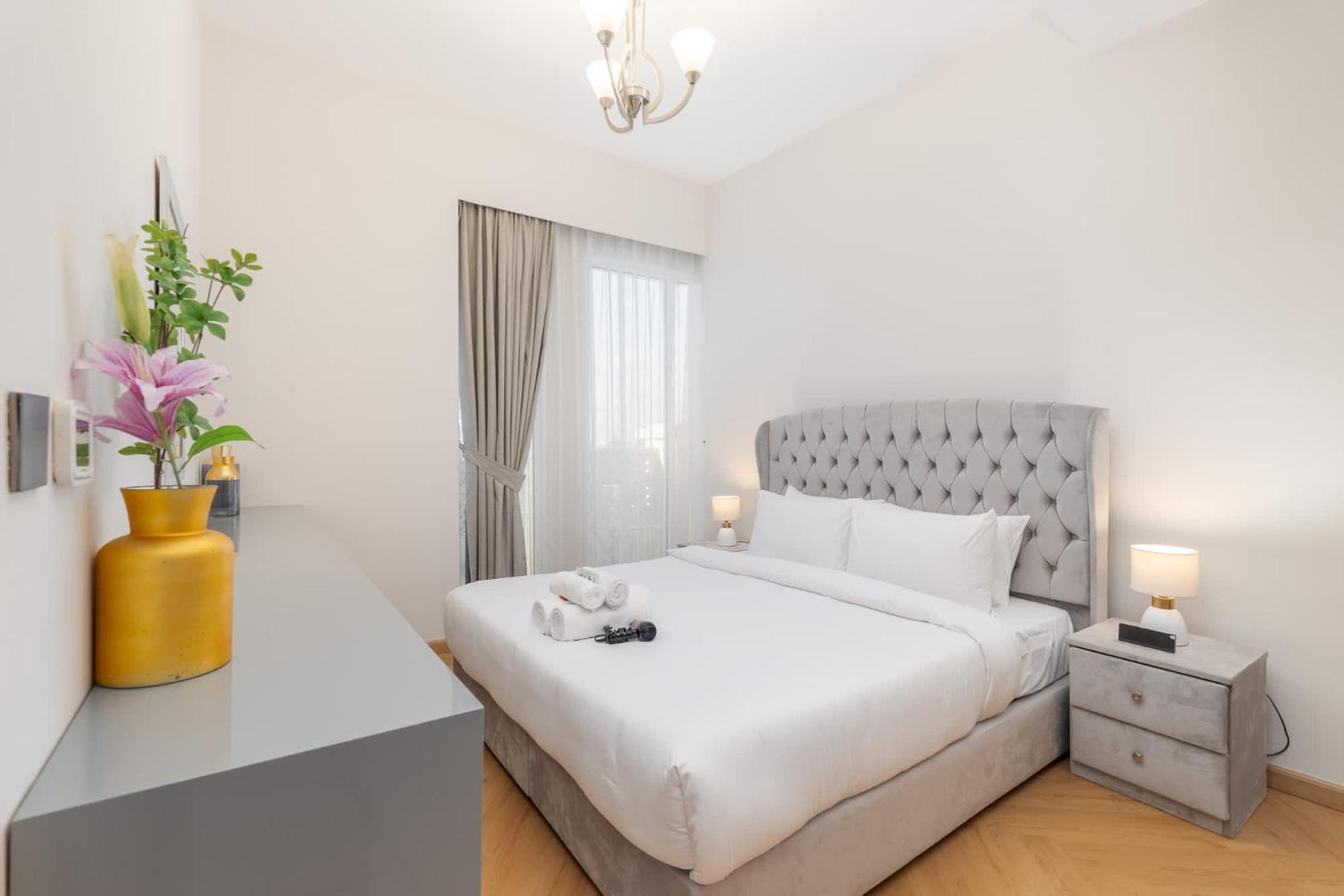Sleeps 2 In 1 Bedroom At Hanover Square, Jvc Apartment *
