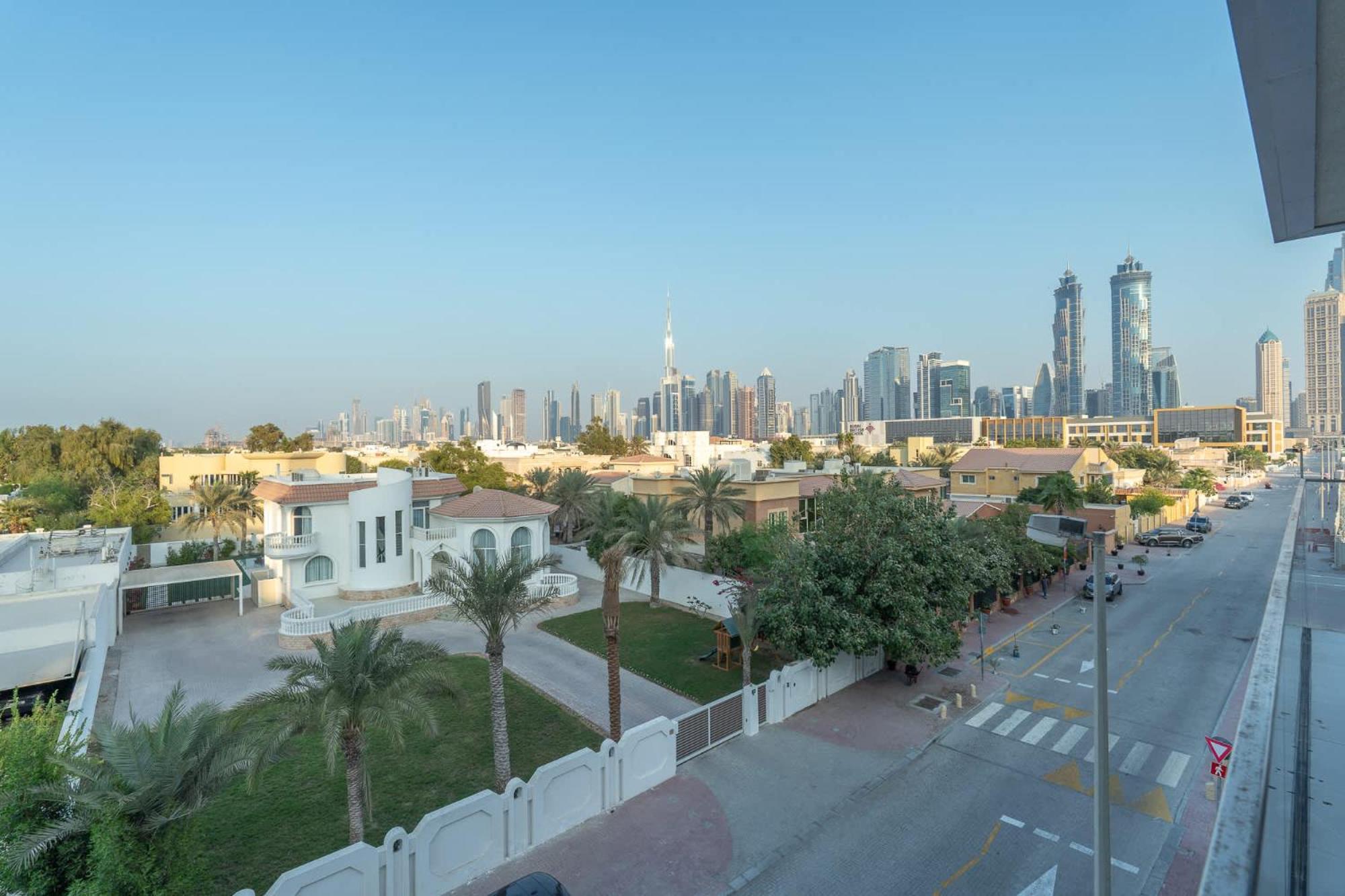 Elegant, Relaxing 3-bedroom In Perfect Location At Canal Front 1 Apartment