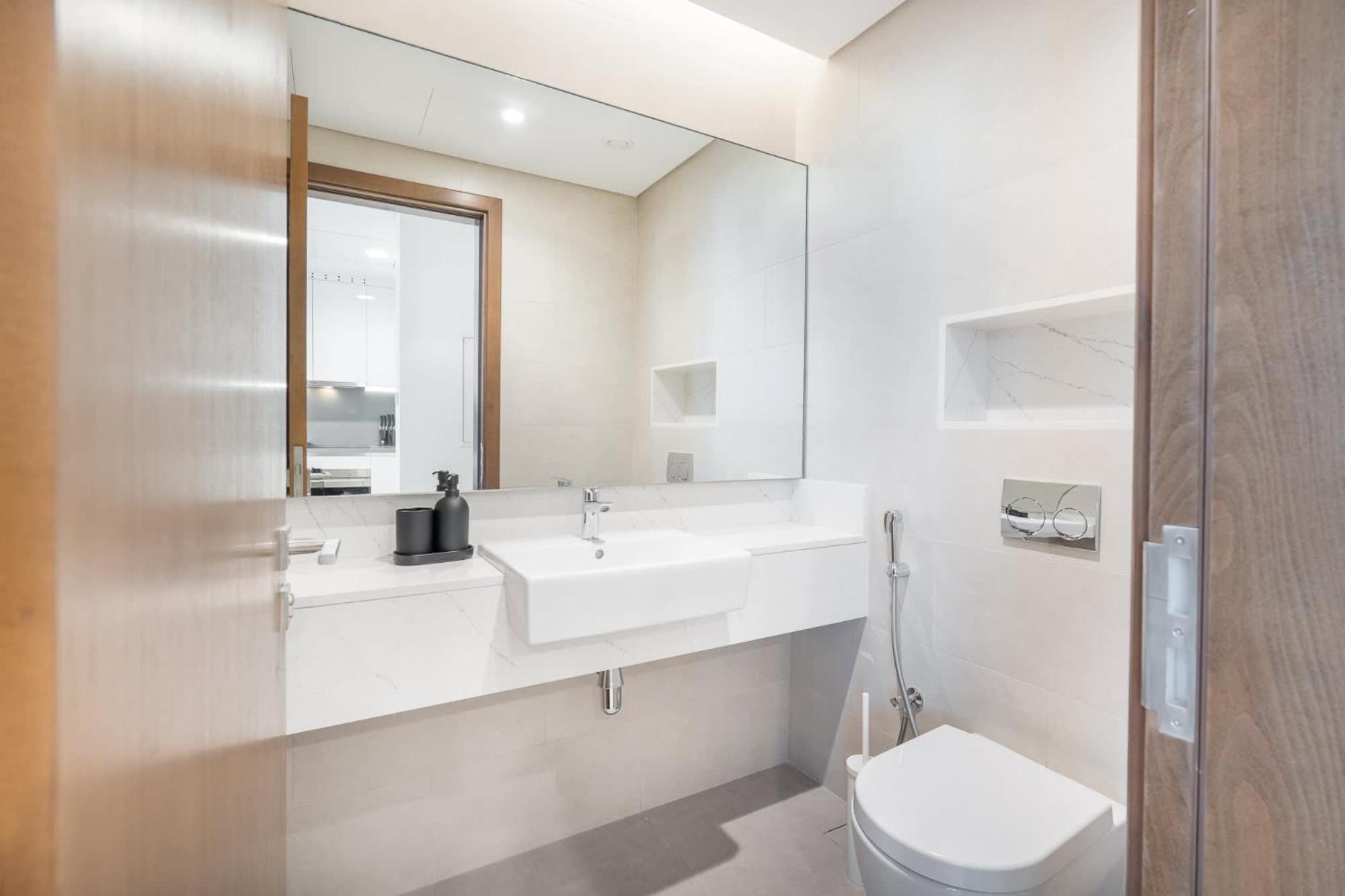 Apartment Elegant, Relaxing 3-bedroom In Perfect Location At Canal Front 1 *