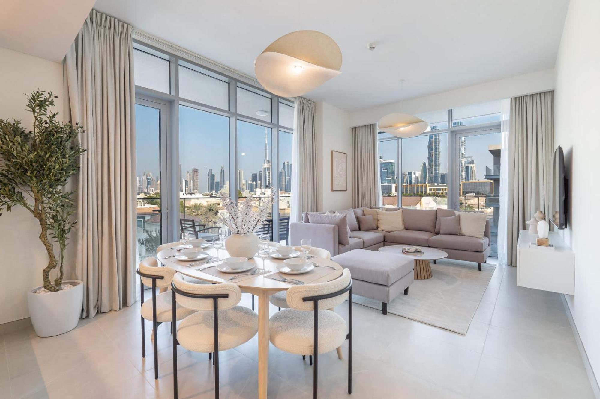 Elegant, Relaxing 3-bedroom In Perfect Location At Canal Front 1 *