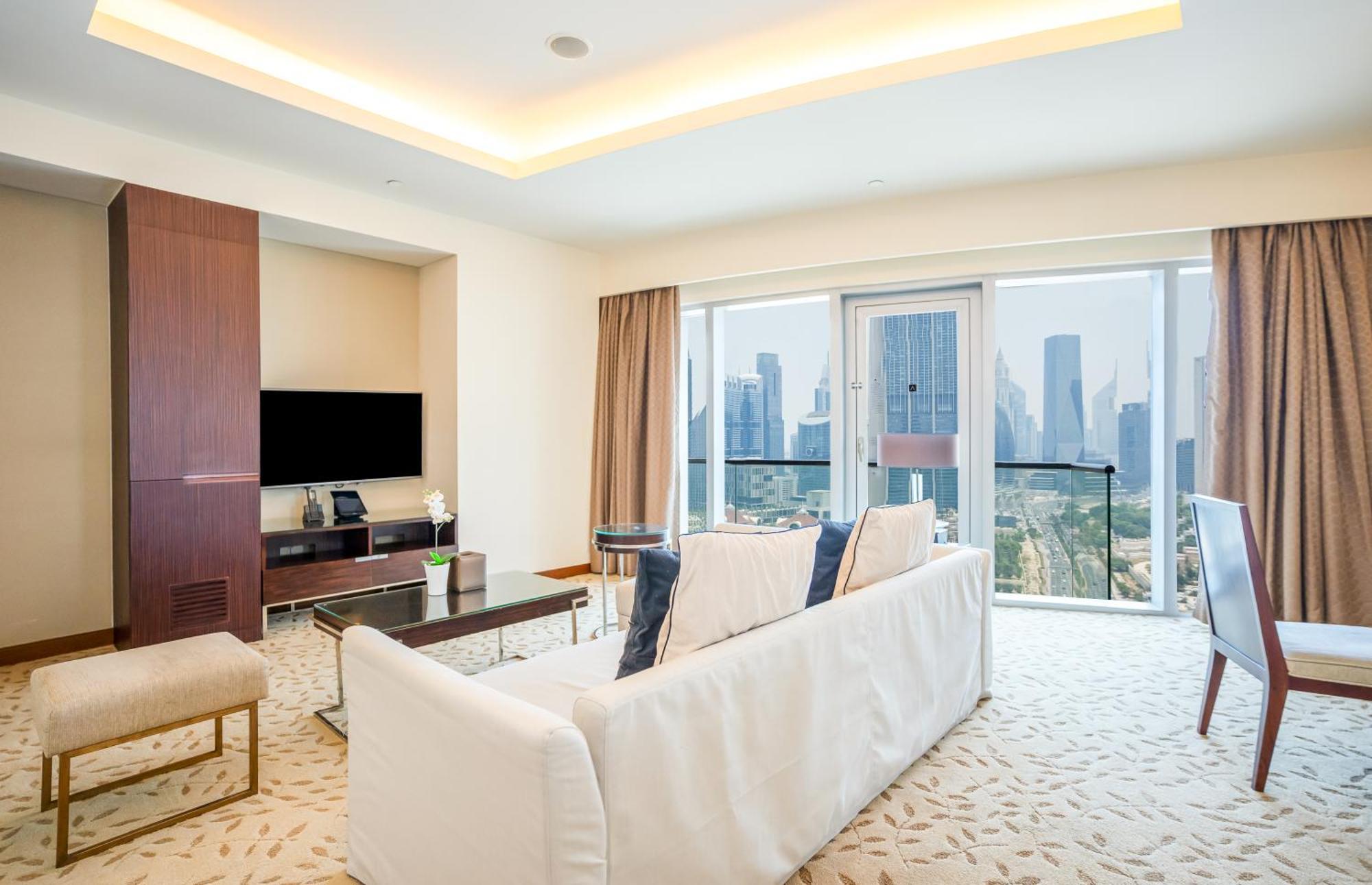 Homesgetaway - Amazing Location 1br At Mall Residences Apartamento *
