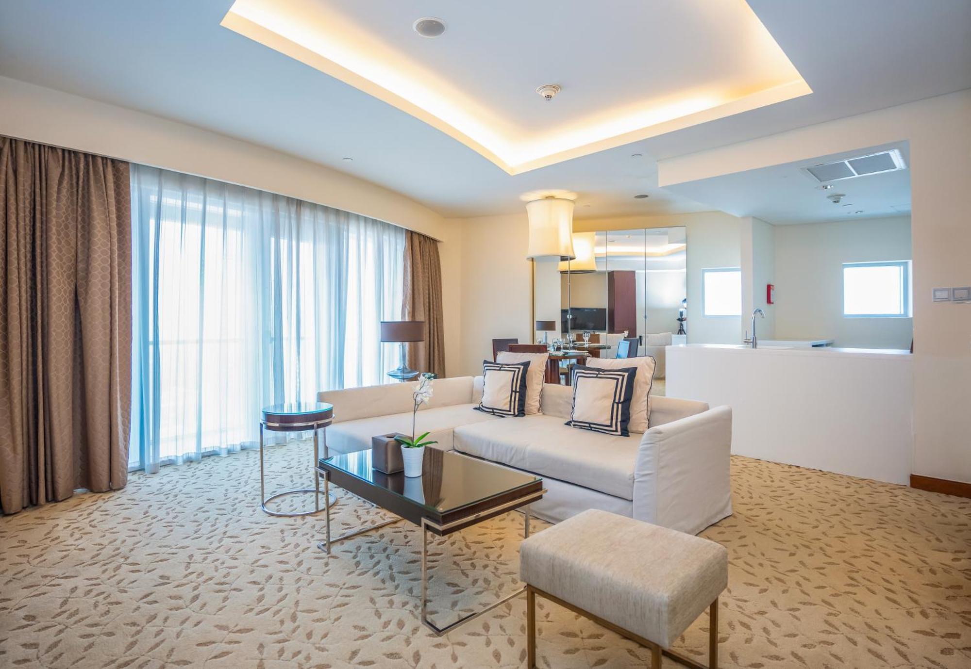 Homesgetaway - Amazing Location 1br At Mall Residences Apartamento *