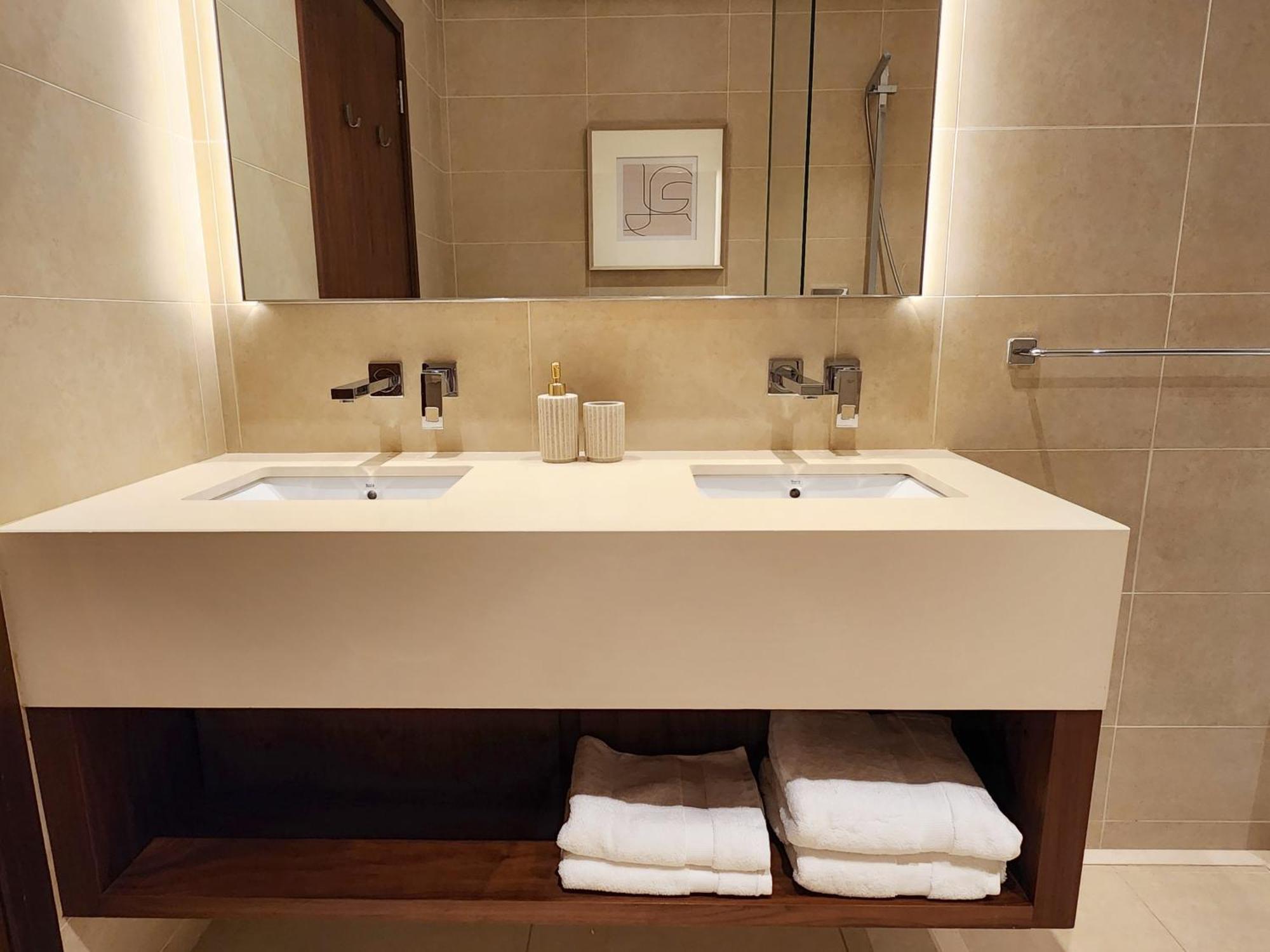 Luxe 2br Marina Gate - Spectacular Pools With Marina Views - Marina Boutique Living Apartment *
