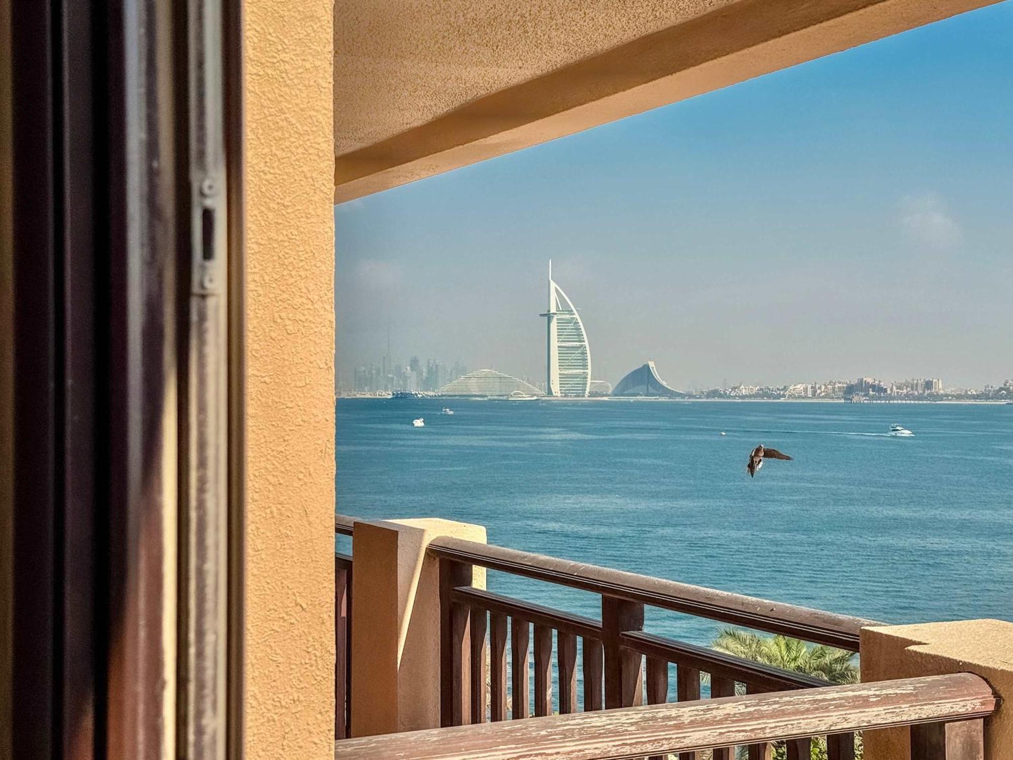 Apartment Waterfront 2br With Sea Views Dubai