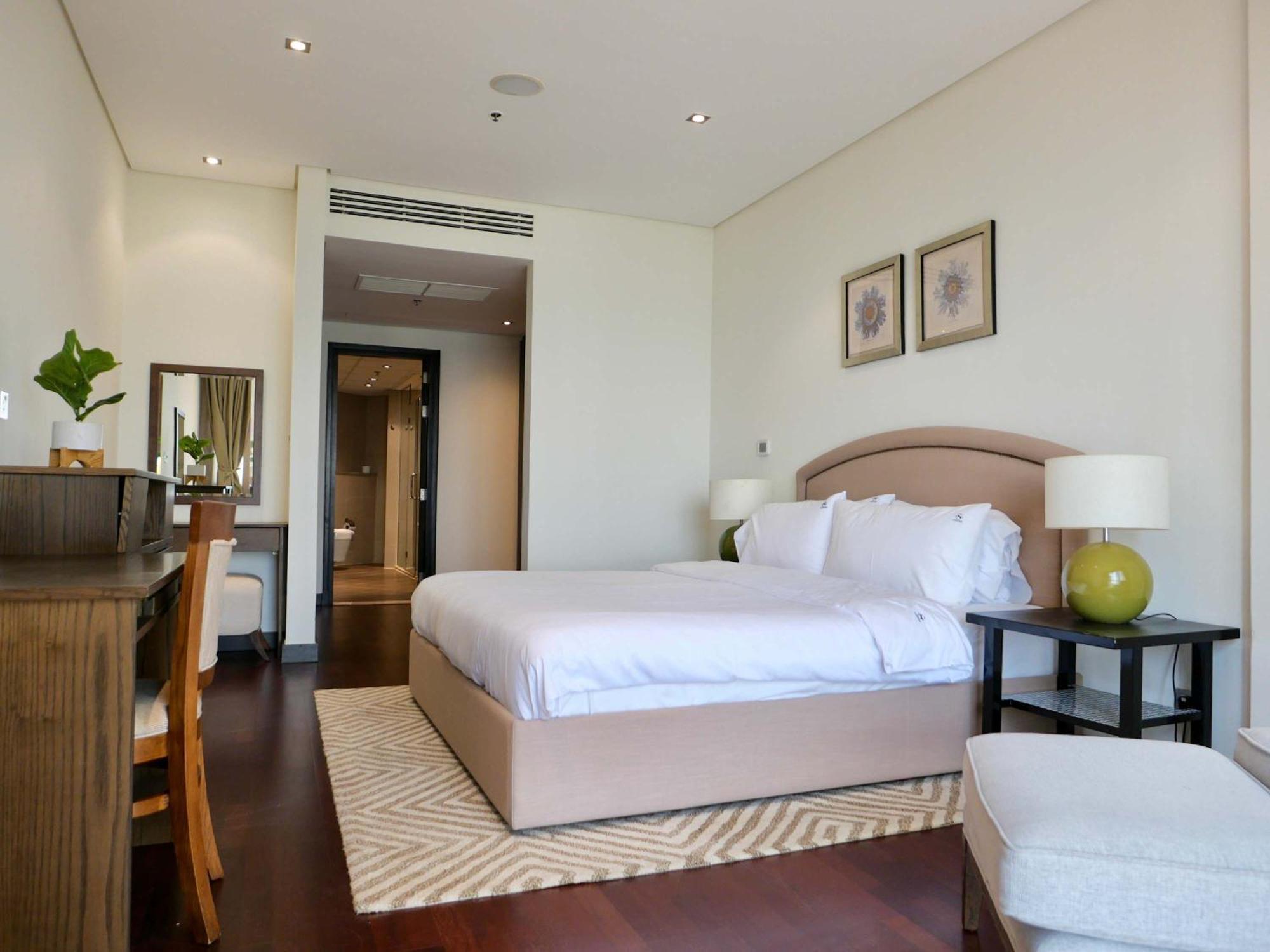Waterfront 2br With Sea Views Apartment